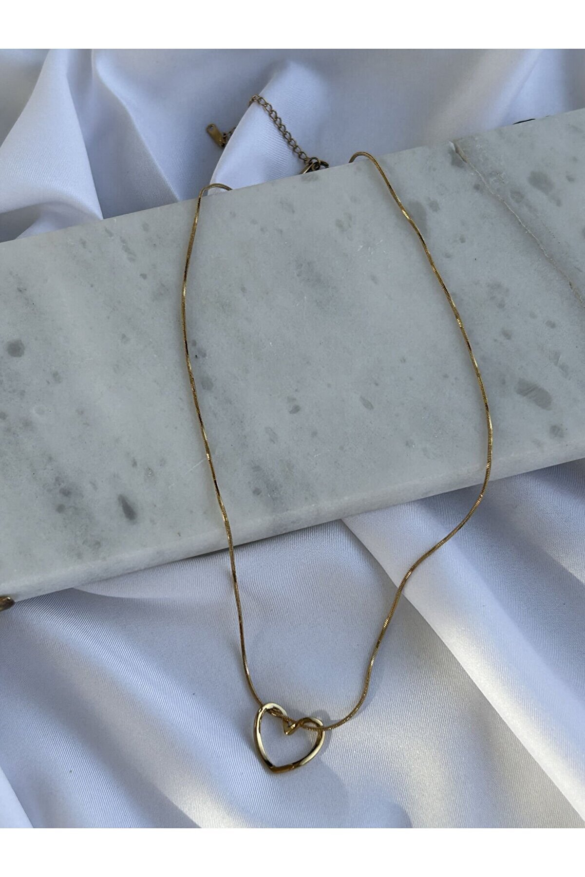 Ateli̇er Emi̇ne Aşk Düğümü Gold Kolye