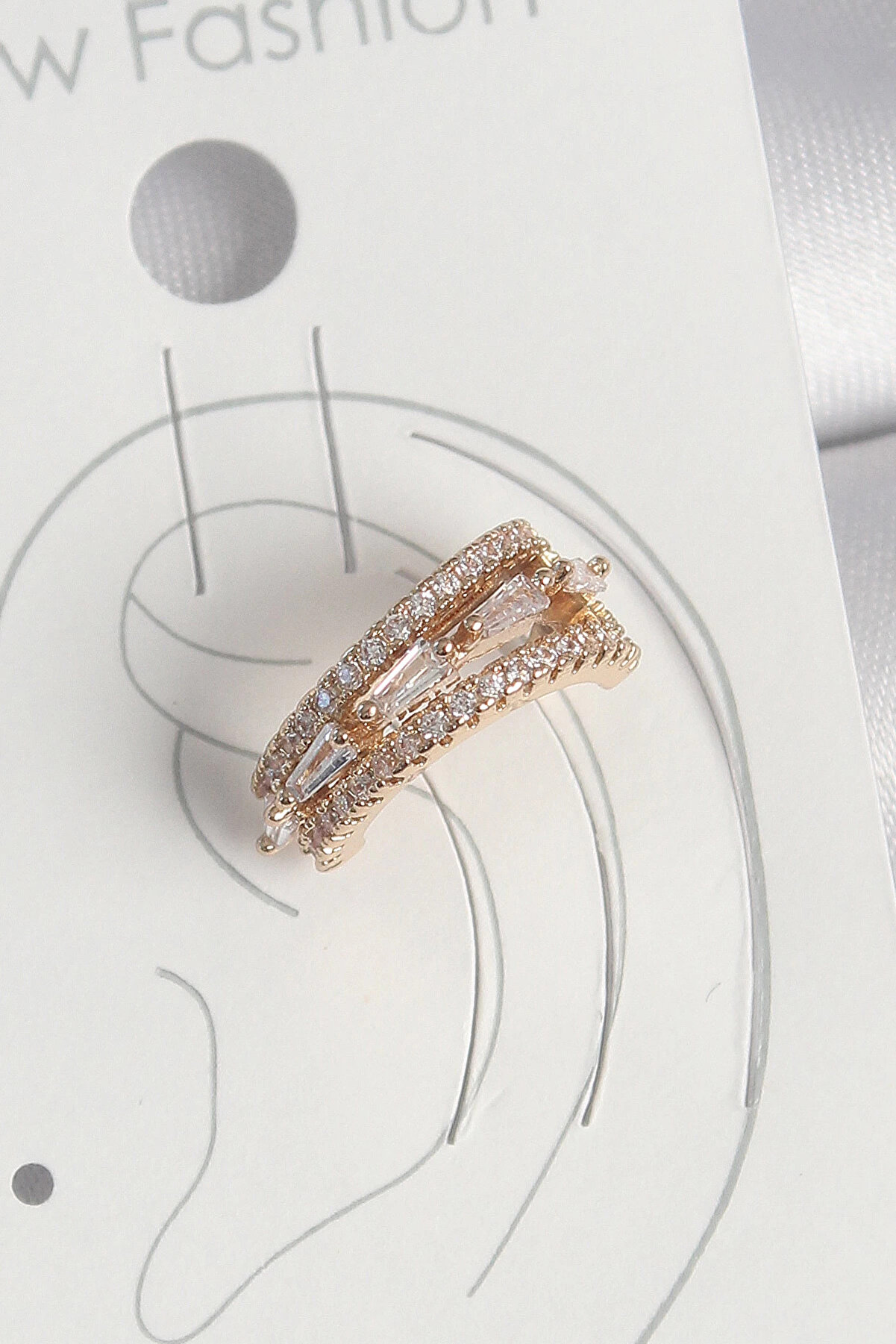 Flamex Bfs Pi̇ri̇n&ccedil; Gold Renk Zi̇rkon Taşlı 3 L&uuml; Sıralı Model Kadın Kıkırdak K&uuml;pe