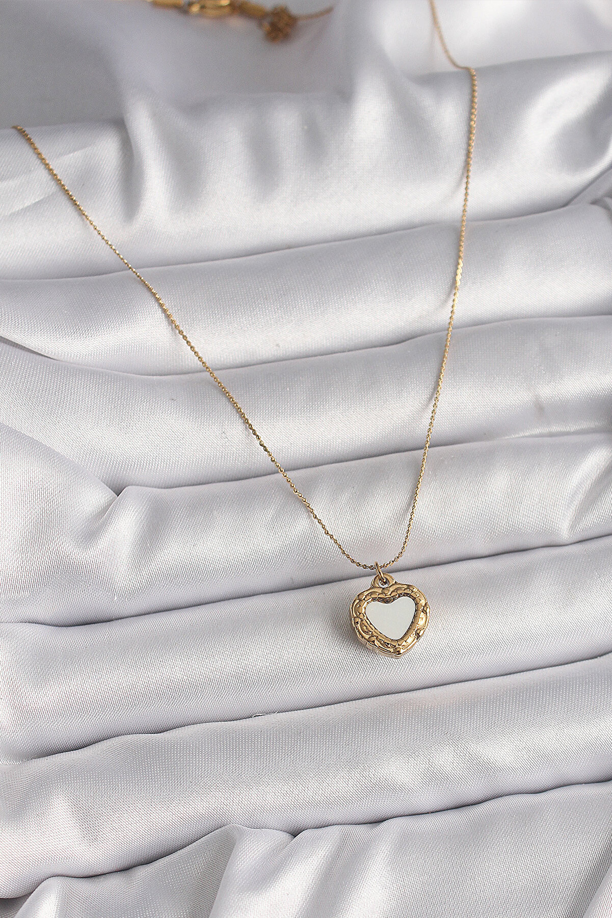 316L &Ccedil;eli̇k Gold Renk Zi̇nci̇r Sedefli̇ Kalp Model Kadın Ke