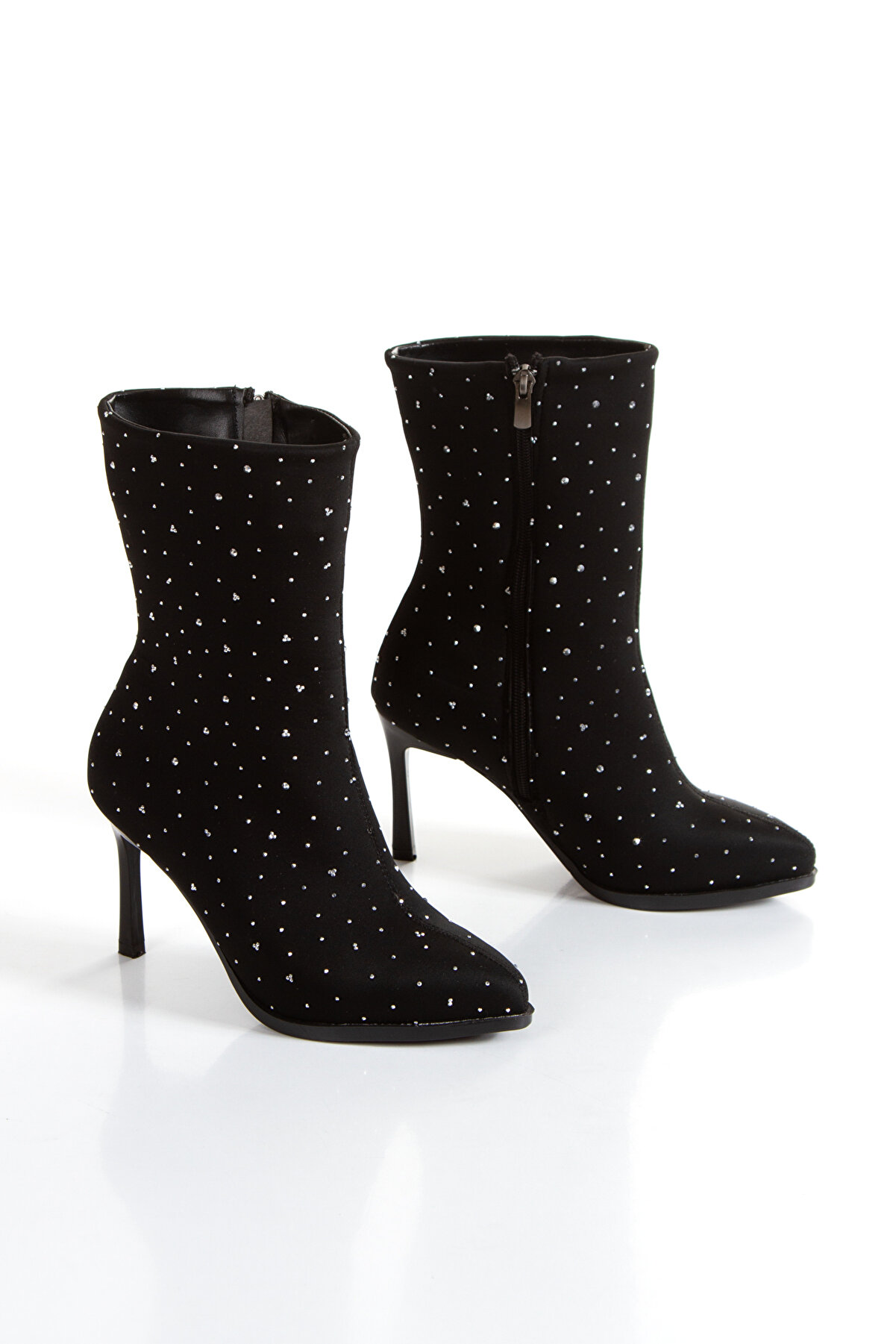 Gult Kadın Abi̇ye Bot