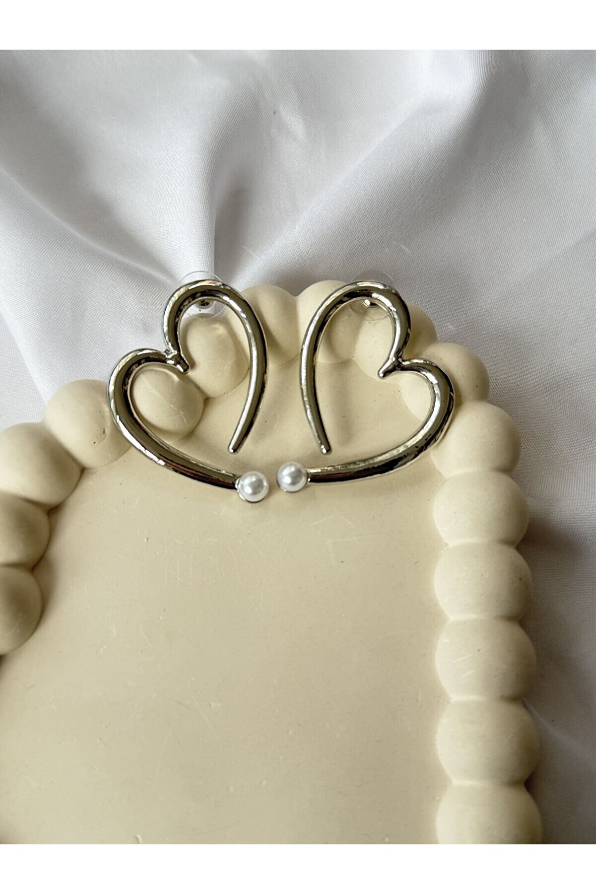 Ateli̇er Emi̇ne İnci̇ Detaylı Kalp Küpe