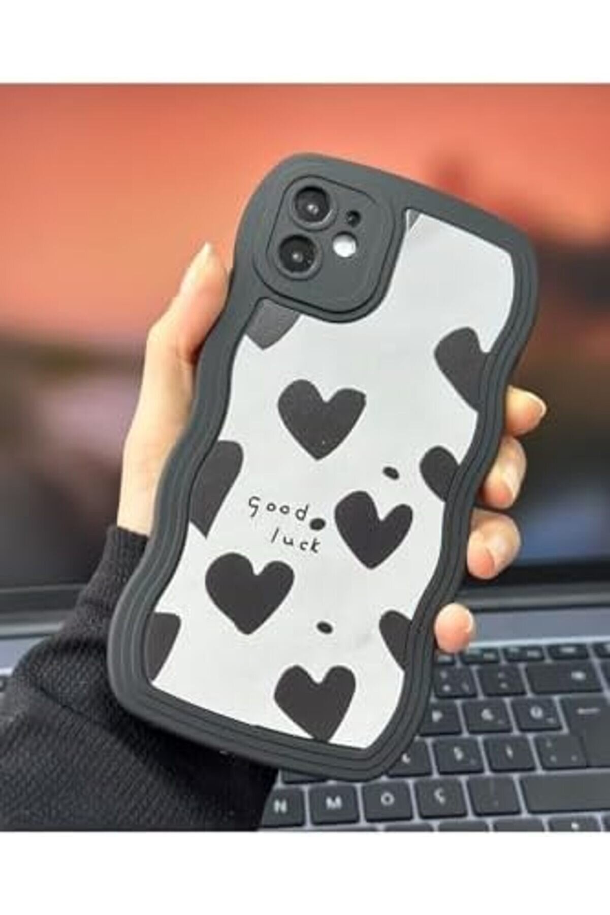 Modaflux Aksesuar 11 İle Uyumlu Aynalı Si̇yah Kalp Tasarım Dalgalı Kenar Darbe Önleyi̇ci̇ Si̇li̇kon Kılıf