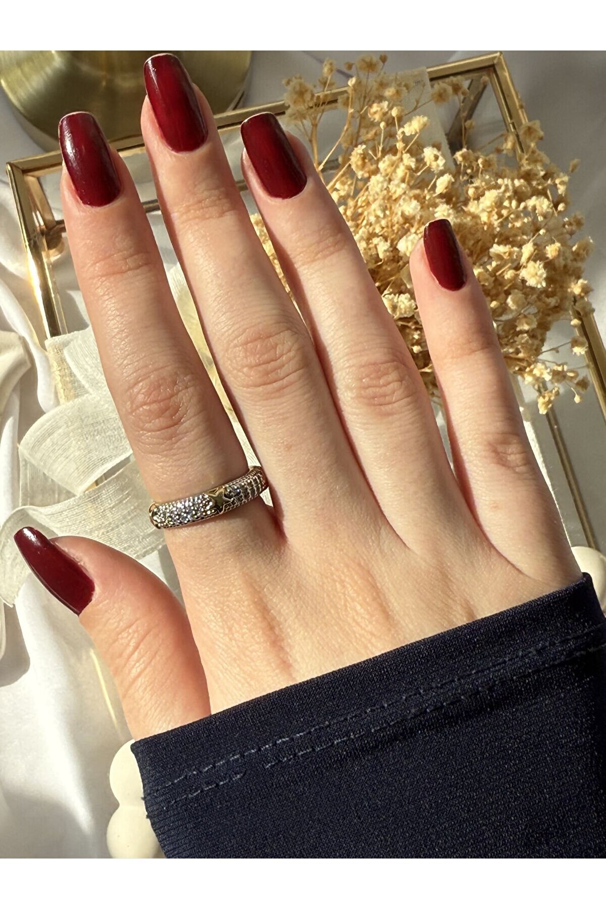 Ateli̇er Emi̇ne Gold Yıldız Detaylı Yüzük