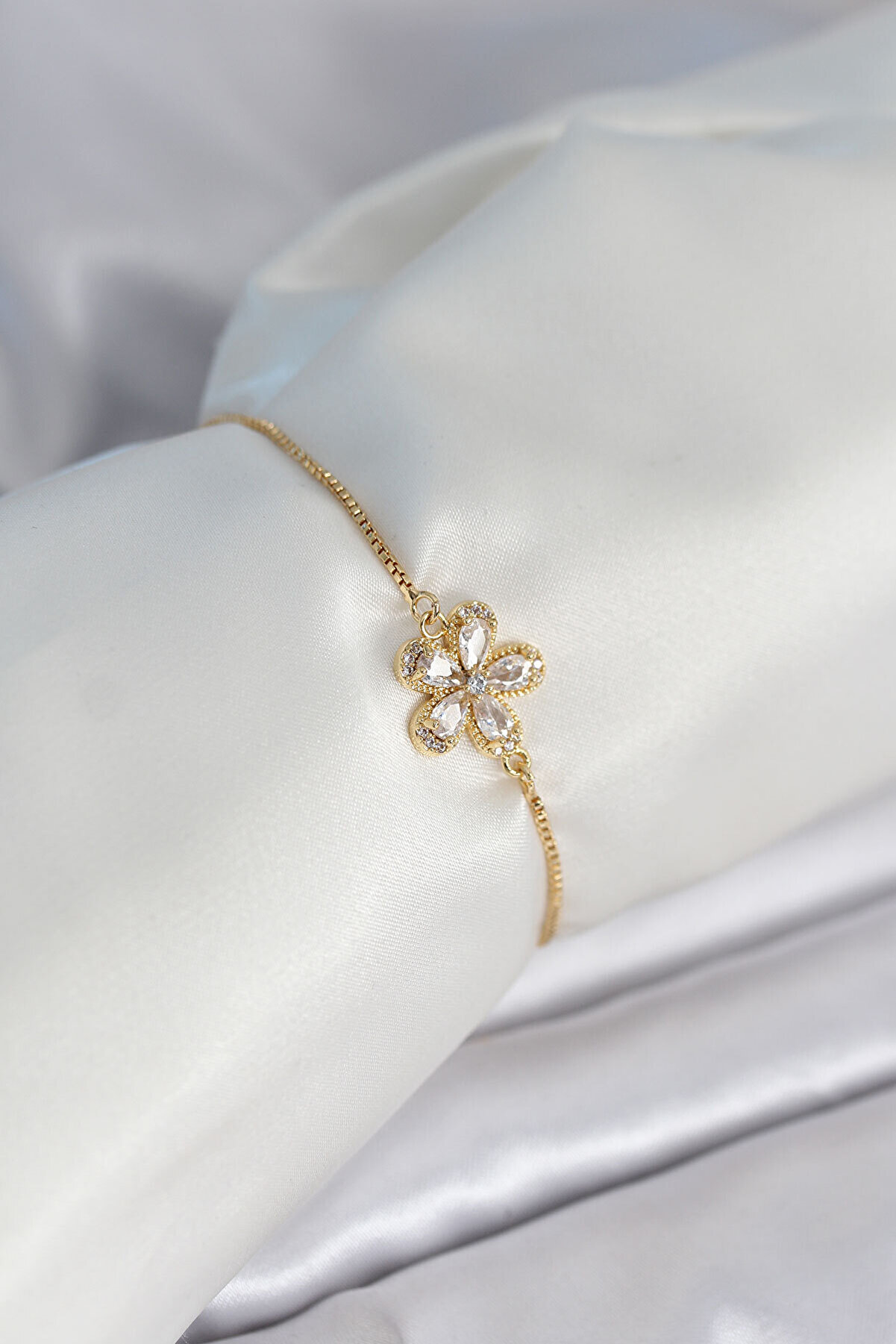 Toptan Bulurum Çiçek Model Asansörlü Gold Renk Kadın Bileklik