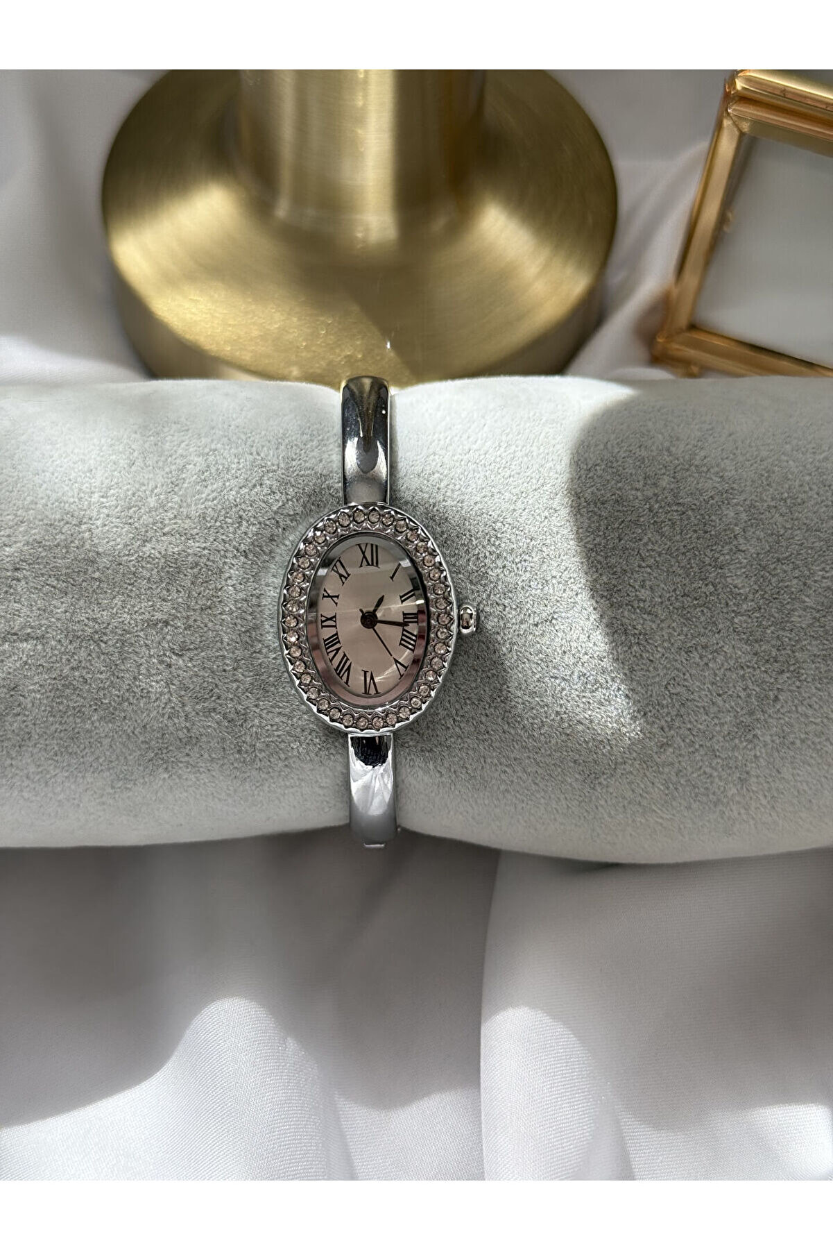 Ateli̇er Emi̇ne Gümüş Kelepçe Model Saat