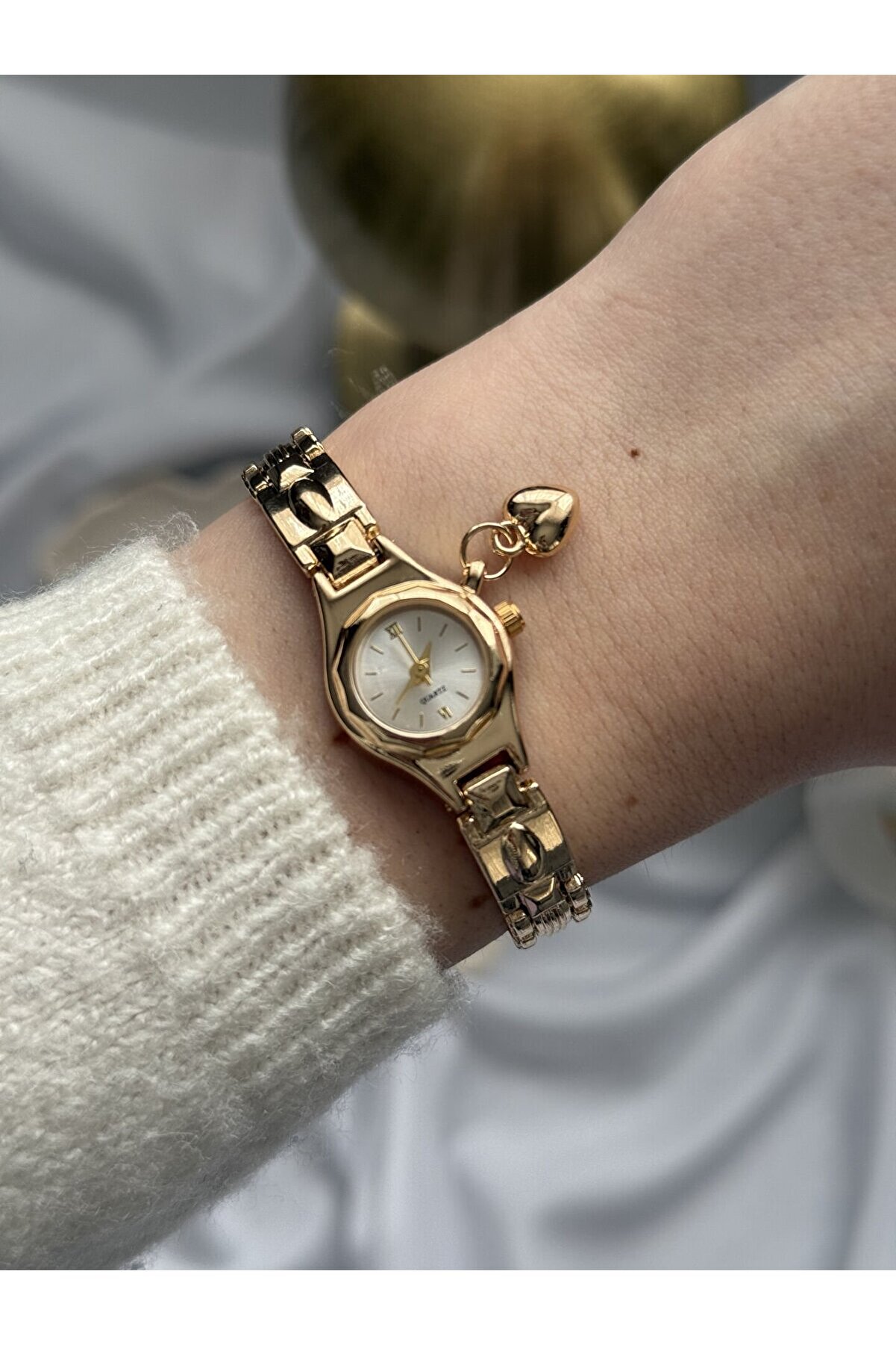 Ateli̇er Emi̇ne Gold Kalp Charmlı Saat