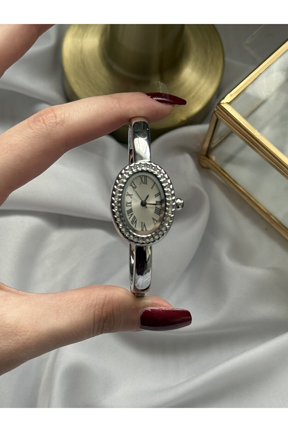 Ateli̇er Emi̇ne Gümüş Kelepçe Model Saat