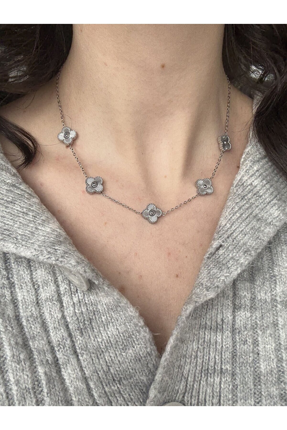 Ateli̇er Emi̇ne Beş Yonca Detaylı Gümüş Kolye