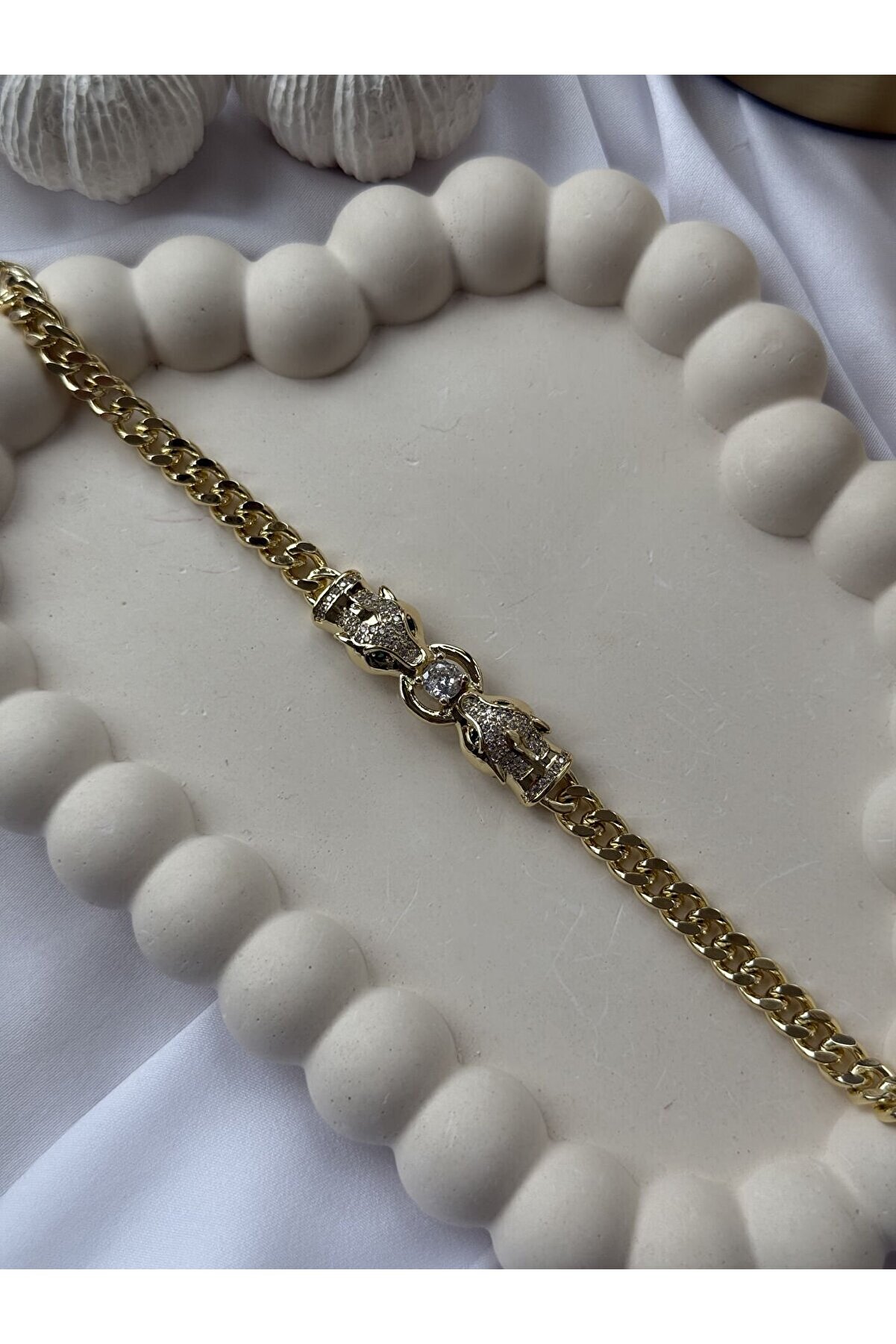 Ateli̇er Emi̇ne Kurt Fi̇gürlü Tasarım Bi̇lekli̇k