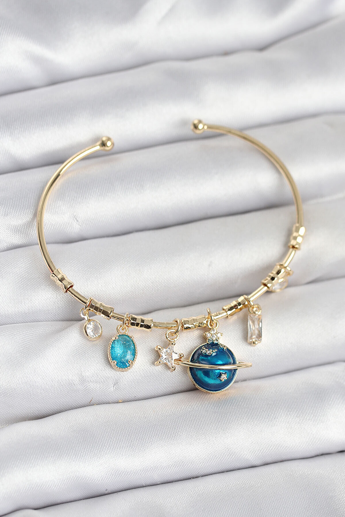 Toptan Bulurum Gezegen Charmlı Gold Renk Pirinç Kadın Bileklik