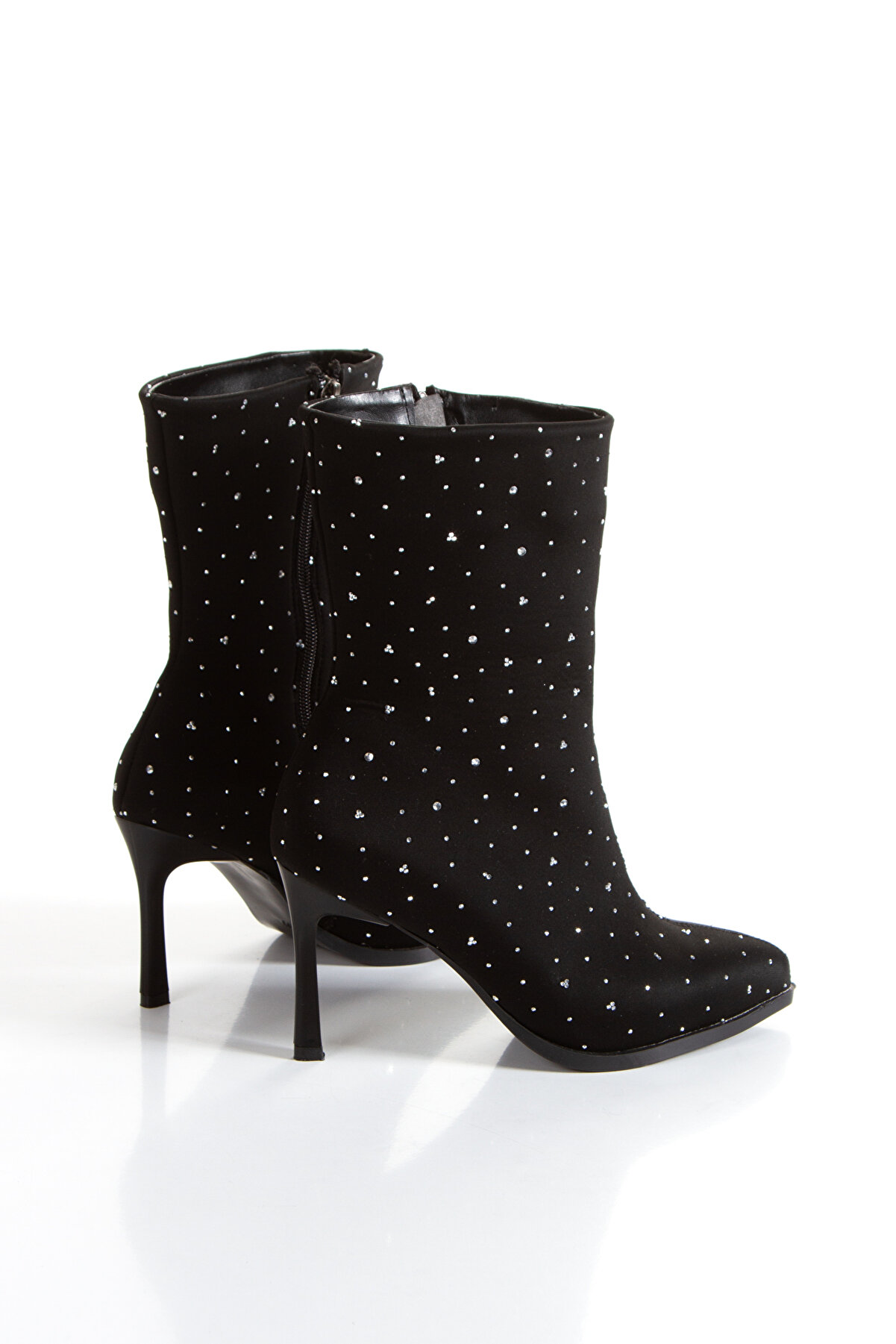 Gult Kadın Abi̇ye Bot