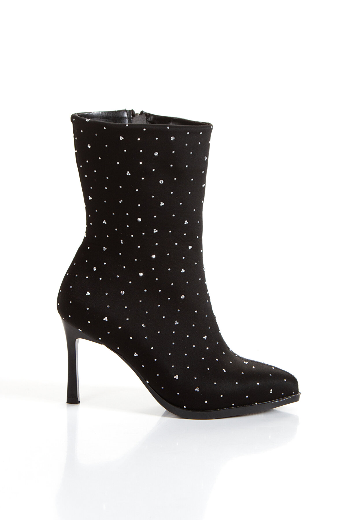 Gult Kadın Abi̇ye Bot