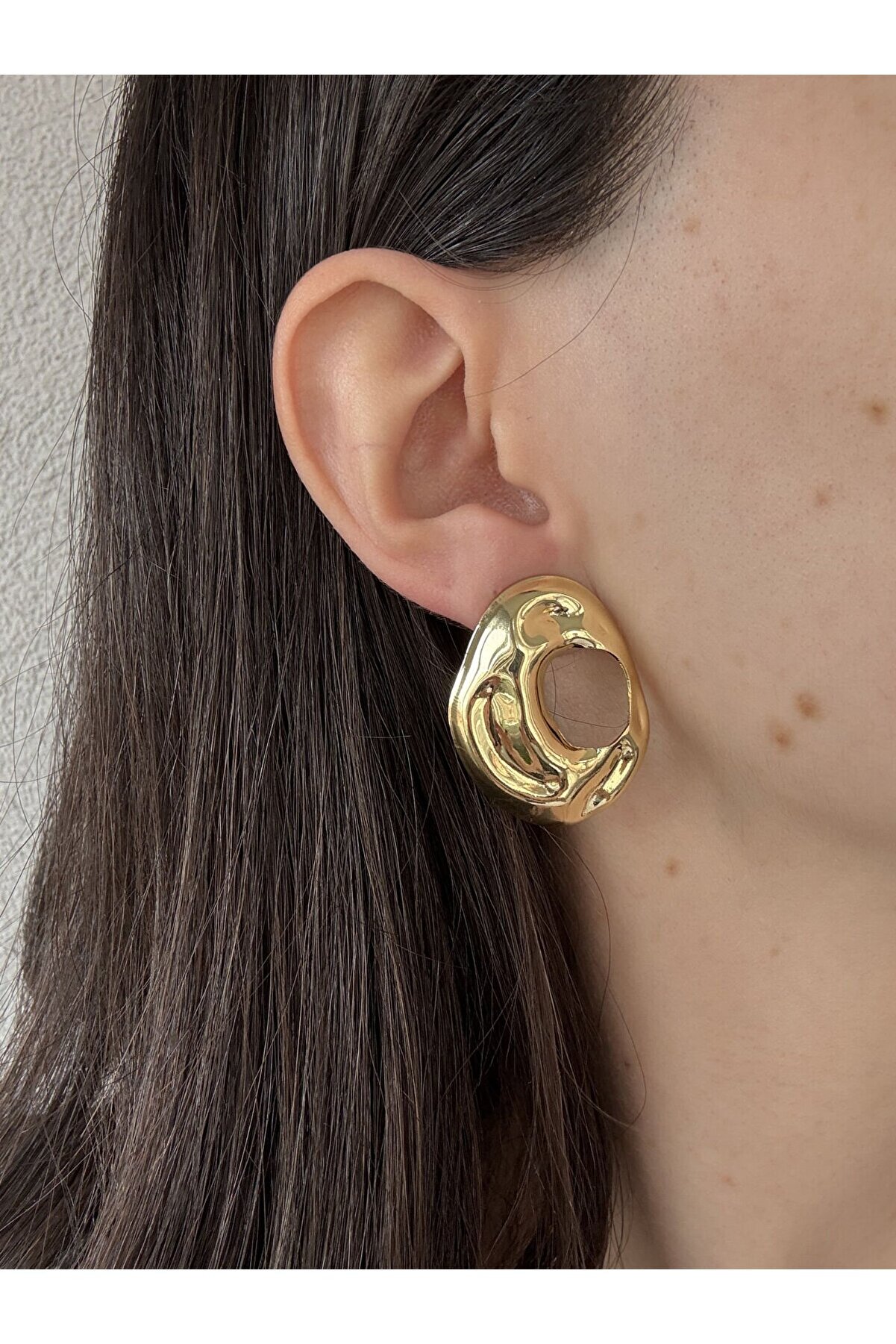 Ateli̇er Emi̇ne Gold Tasarım Küpe