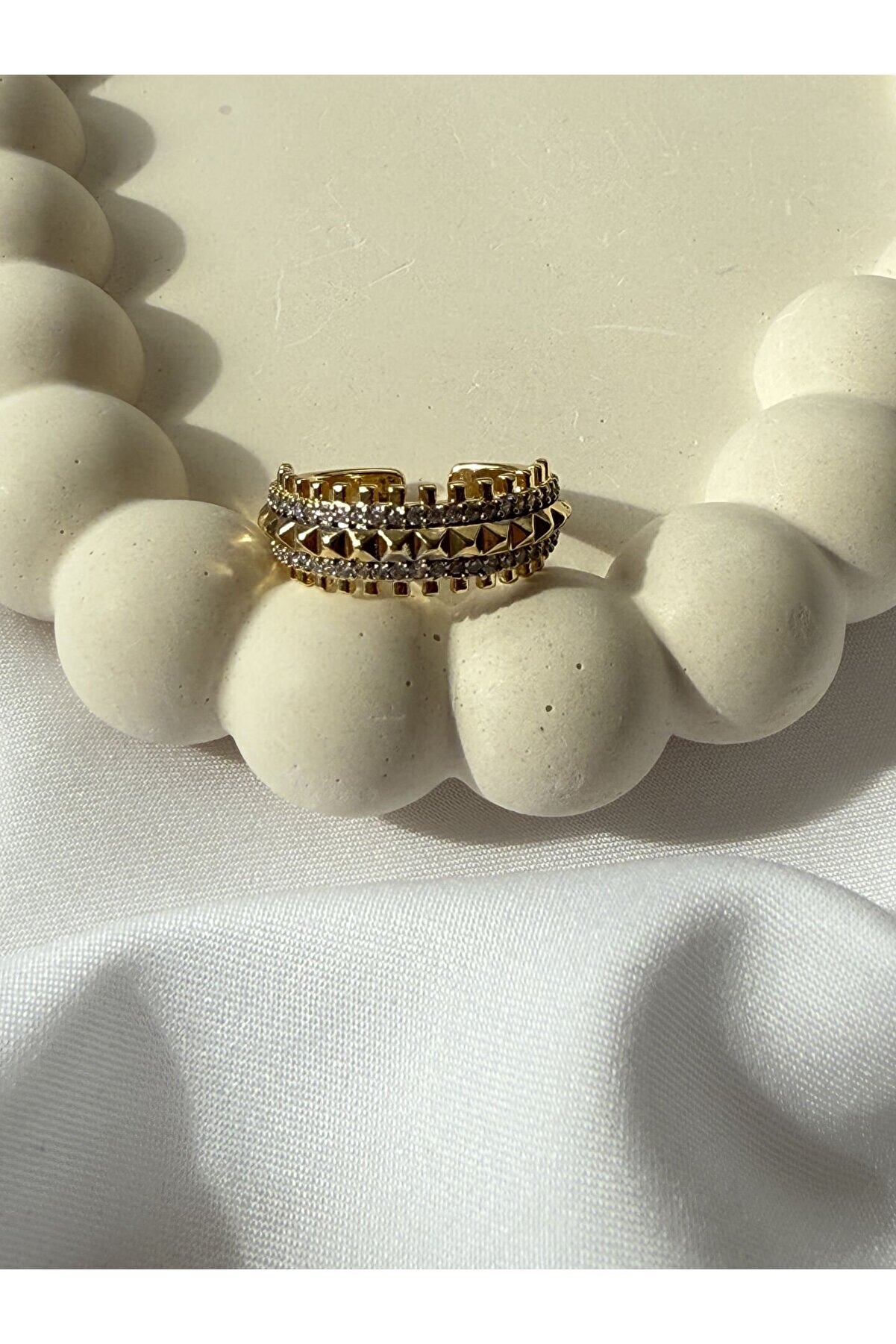 Ateli̇er Emi̇ne Pi̇rami̇t Sıralı Yüzük