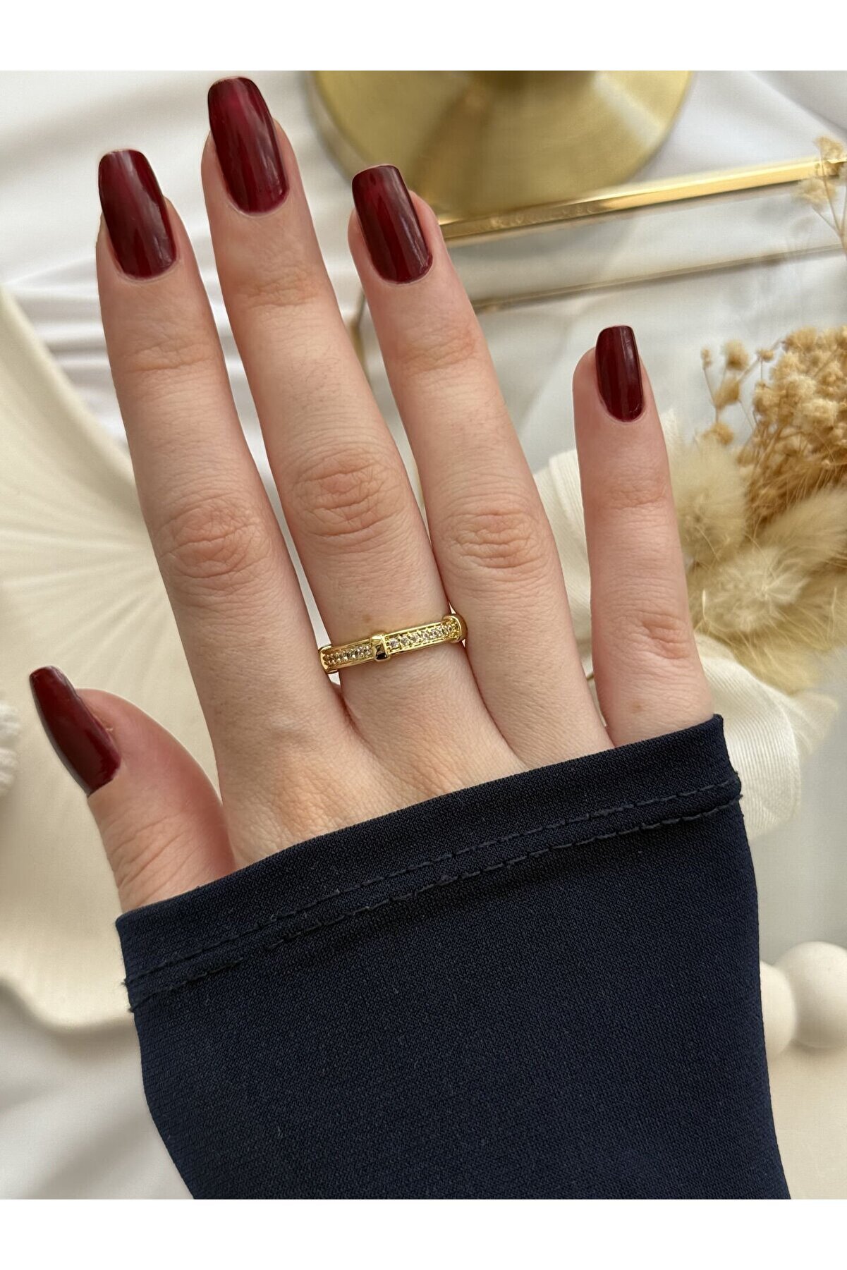 Ateli̇er Emi̇ne Taş Detaylı Zari̇f Yüzük