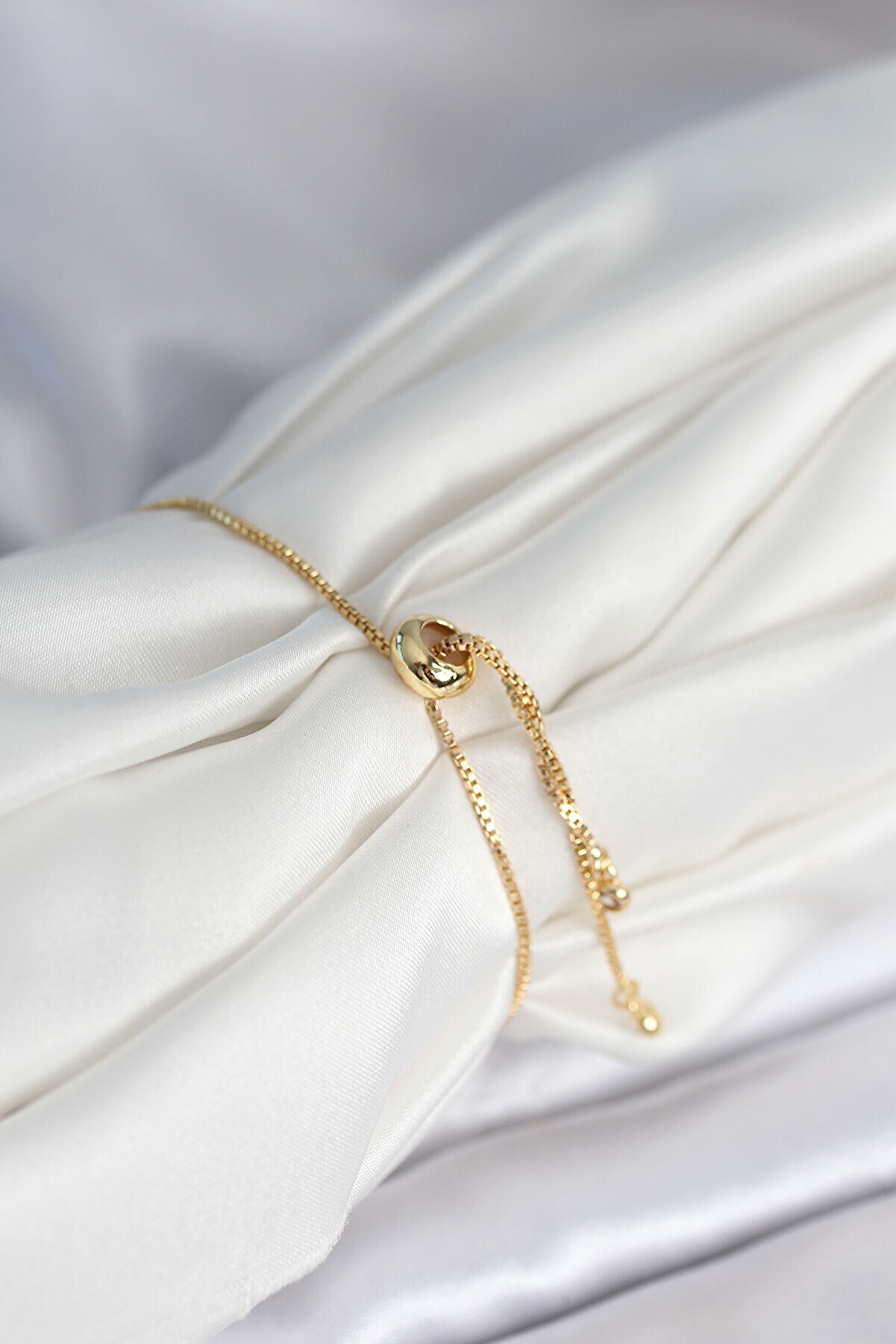 Yıldız Model Asansörlü Gold Renk Kadın Bi̇lekli̇k