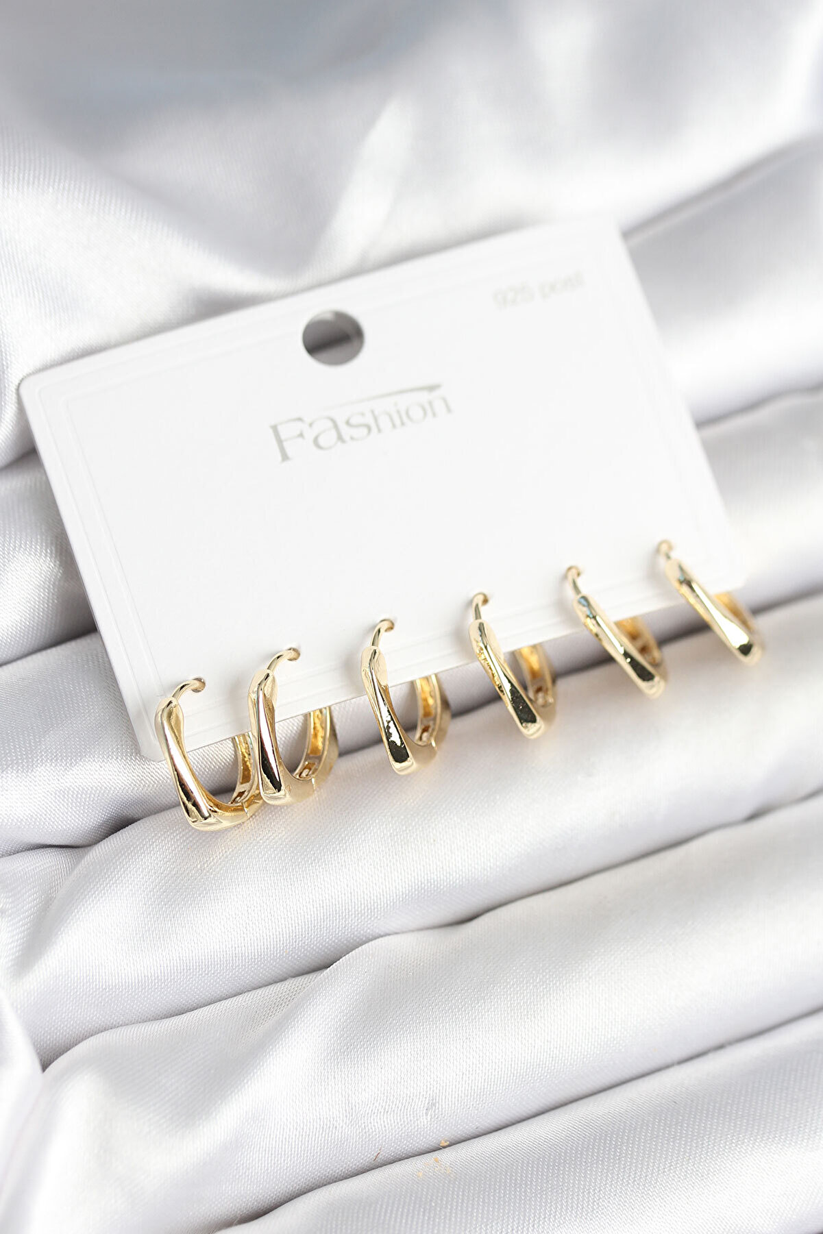 Toptan Bulurum Gold Renk Pirinç Kare Halka Model 925 Ayar Gümüş Çivili Kadın Küpe Seti