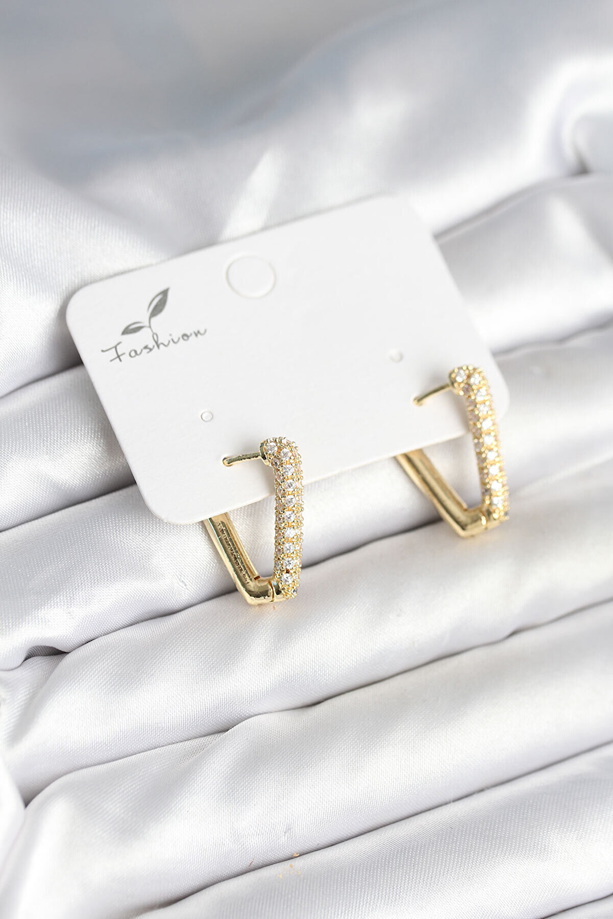 Toptan Bulurum Üçgen Model Zirkon Taşlı Kadın Küpe