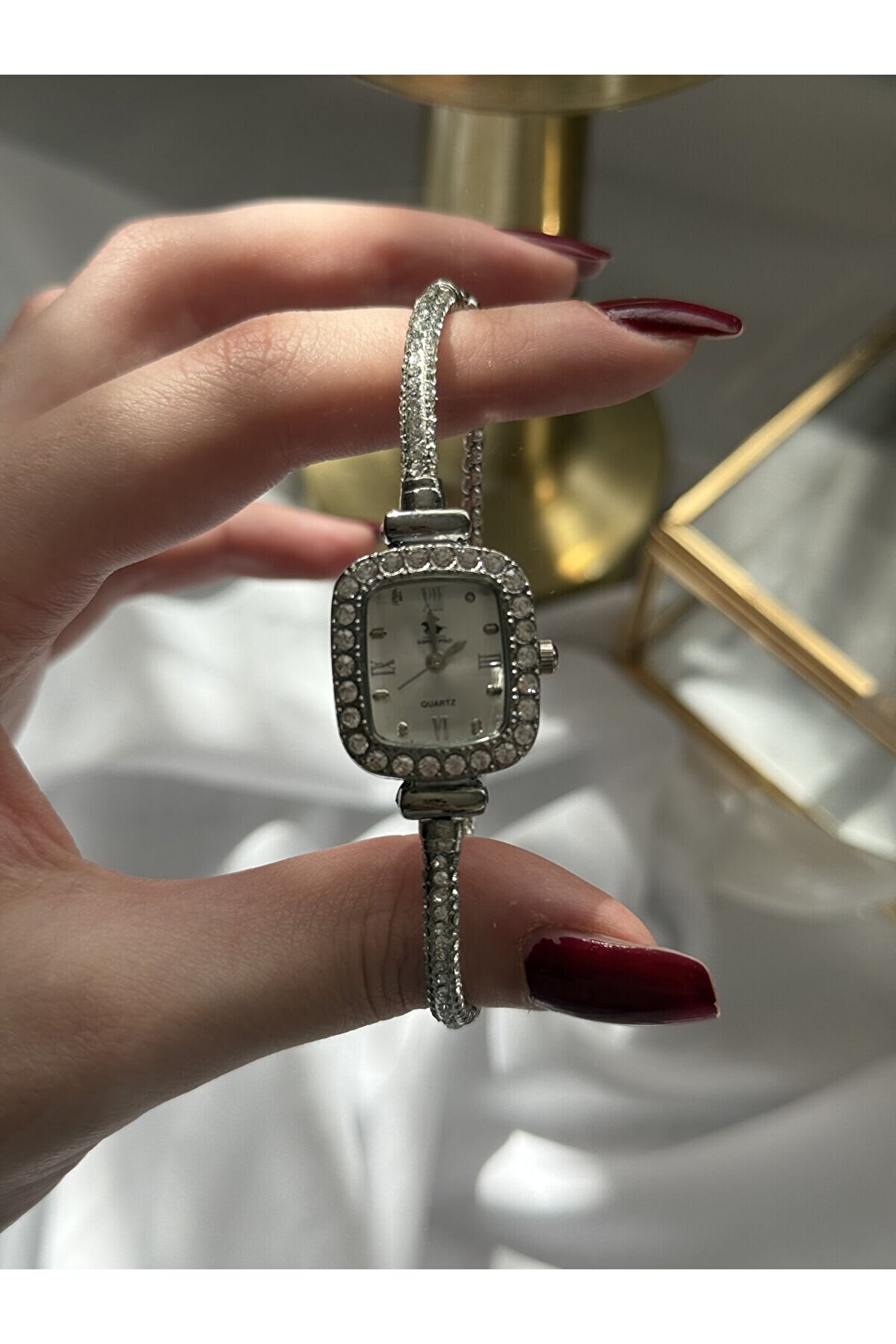 Ateli̇er Emi̇ne Ayarlanabi̇li̇r Bi̇lekli̇k Model Saat