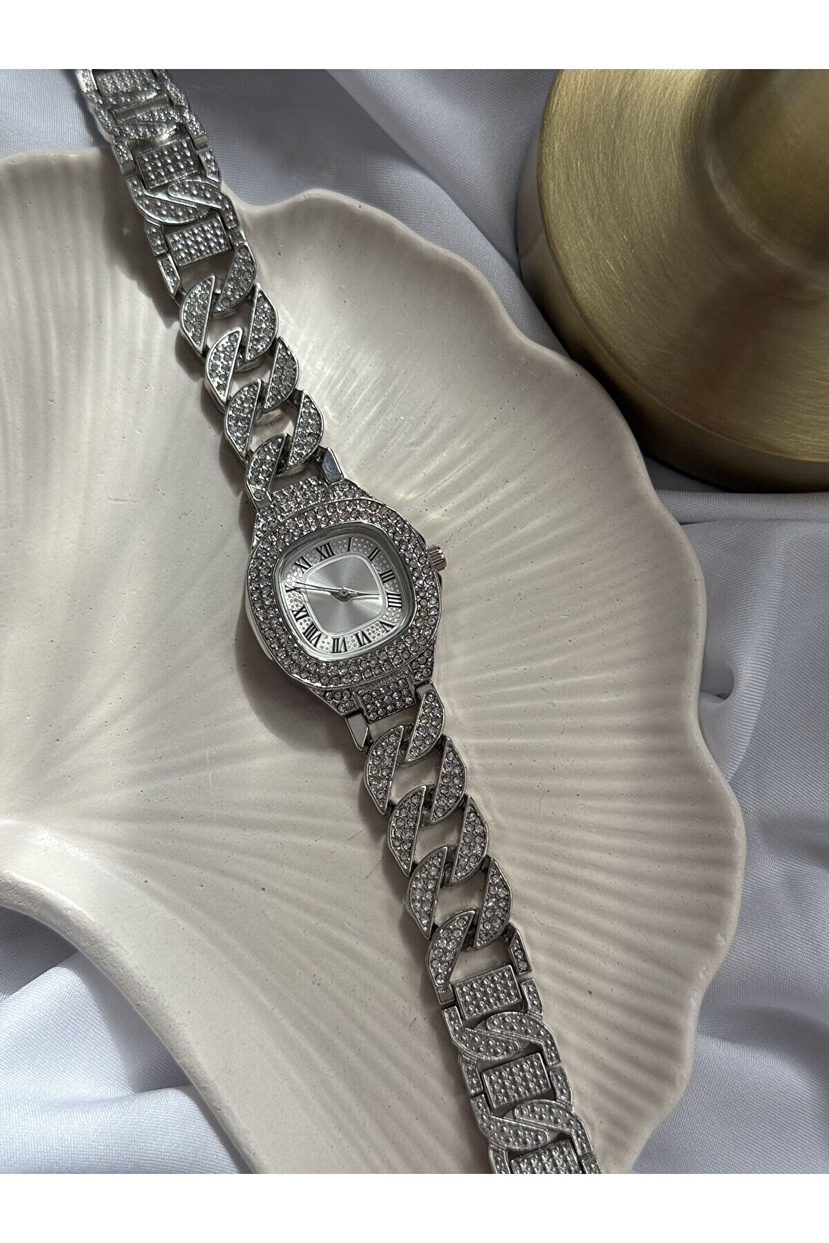 Ateli̇er Emi̇ne Zi̇rkon Taş İşlemeli̇ Lüx Saat