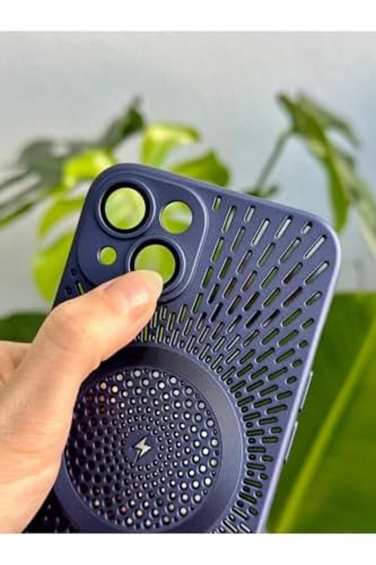 13 Ve 14 İle Uyumlu Lensli̇ Kablosuz Şarj Özelli̇kli̇ Darbe Önleyi̇ci̇ Kılıf