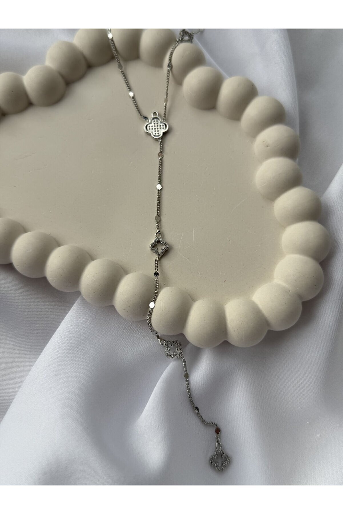 Ateli̇er Emi̇ne Yonca Detaylı Y Kolye