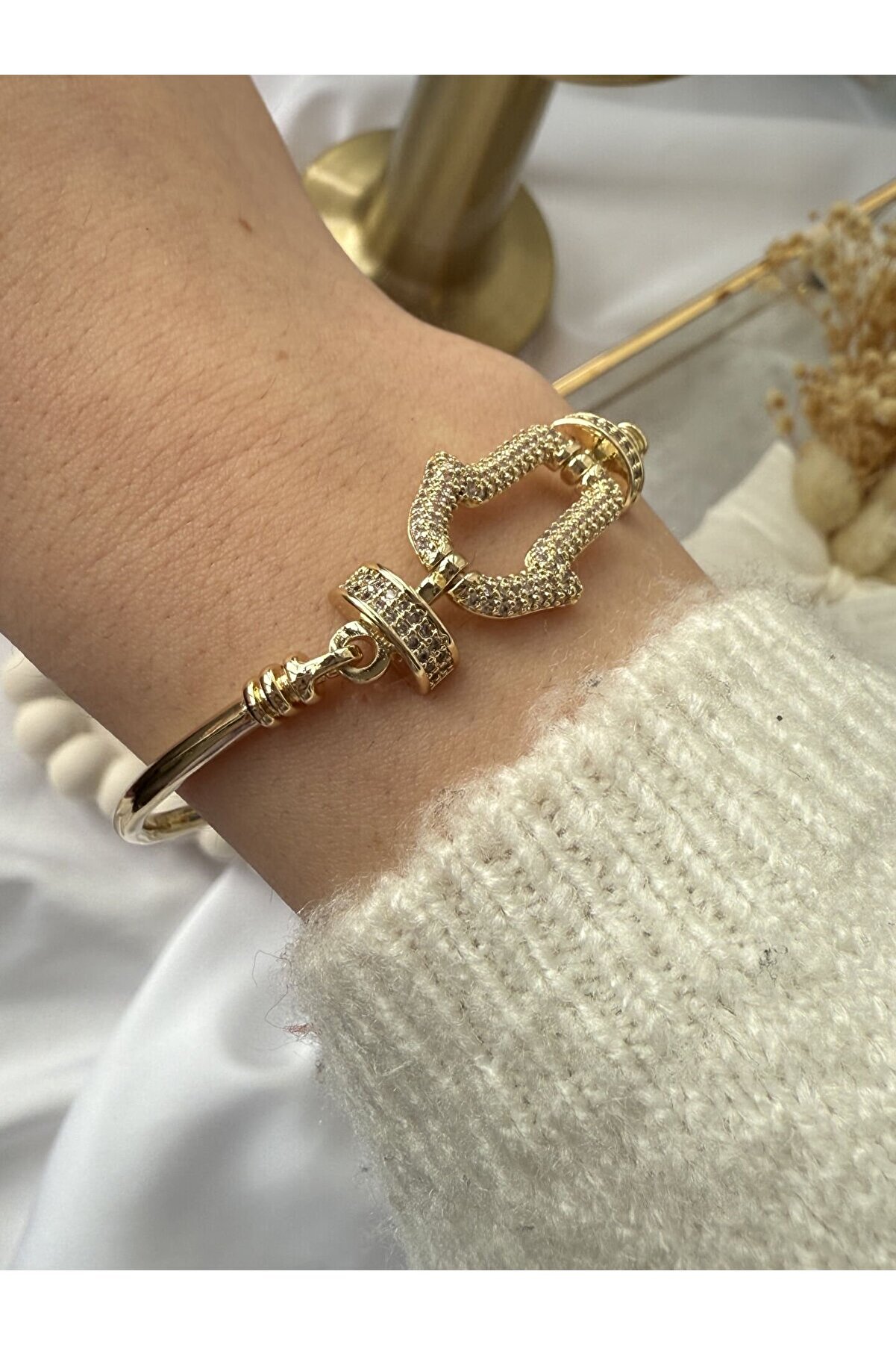 Ateli̇er Emi̇ne Taşlı Ok Detaylı Kelepçe Bi̇lekli̇k