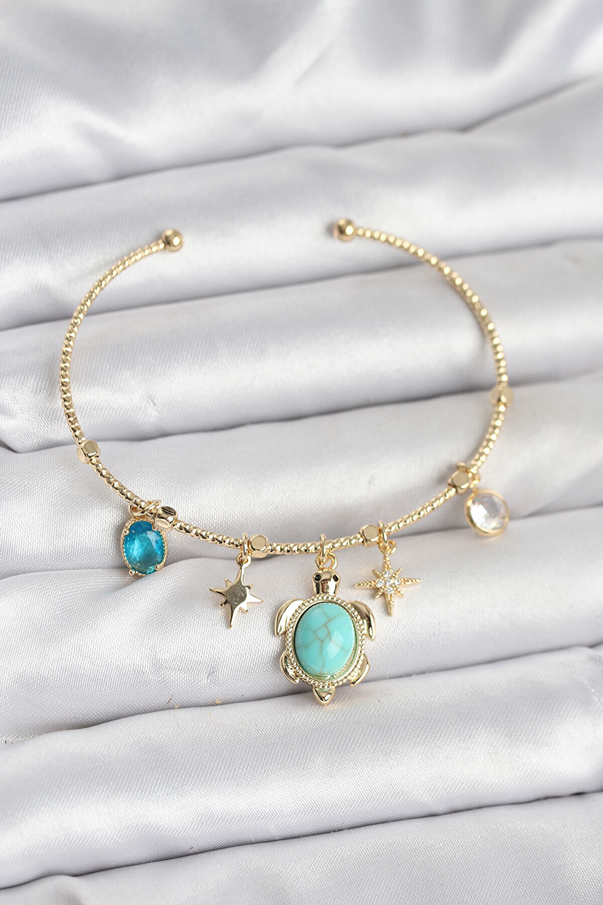 Toptan Bulurum Caretta Caretta Charmlı Gold Renk Kadın Bileklik