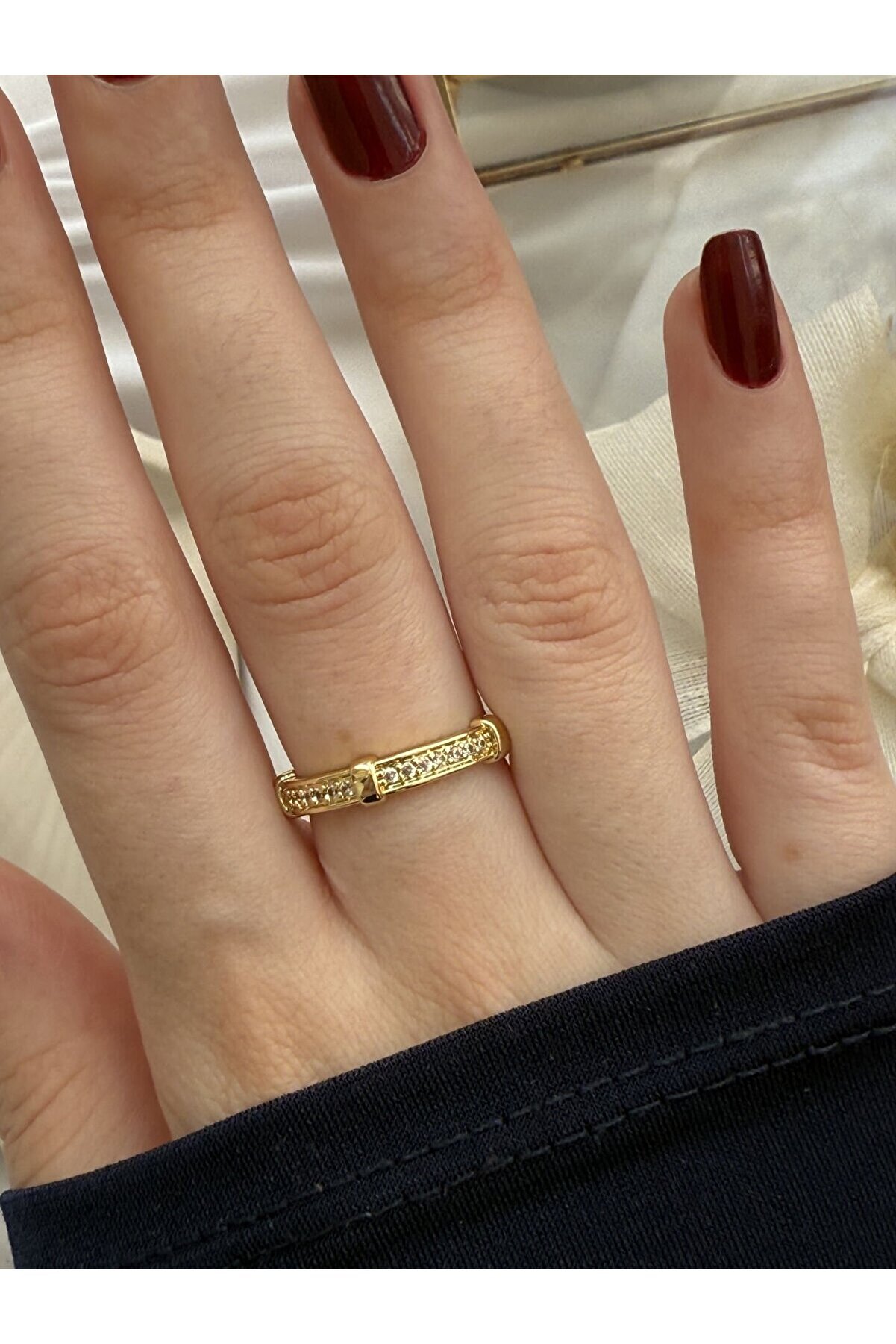 Ateli̇er Emi̇ne Taş Detaylı Zari̇f Yüzük