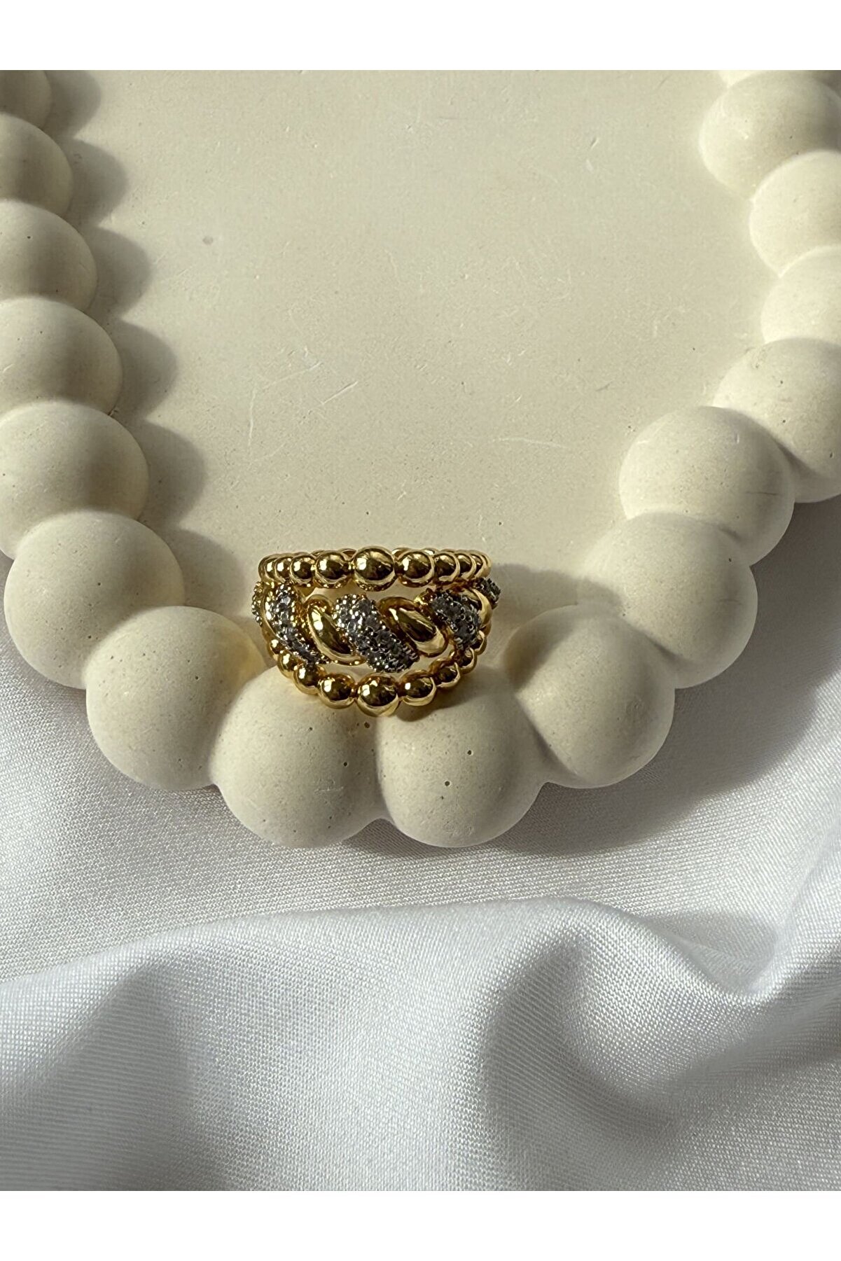 Ateli̇er Emi̇ne Taşlı Burgulu Gold Yüzük