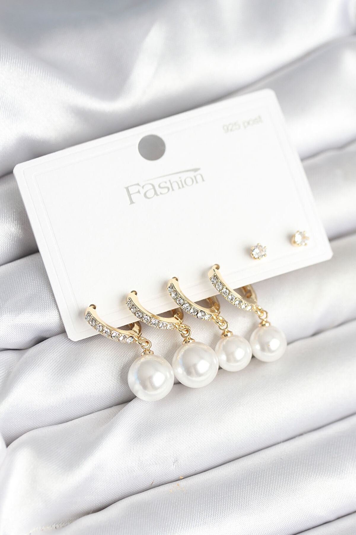 Toptan Bulurum Gold Renk Zirkon Taşlı Pirinç İncili 925 Ayar Gümüş Çivili Küpe Seti