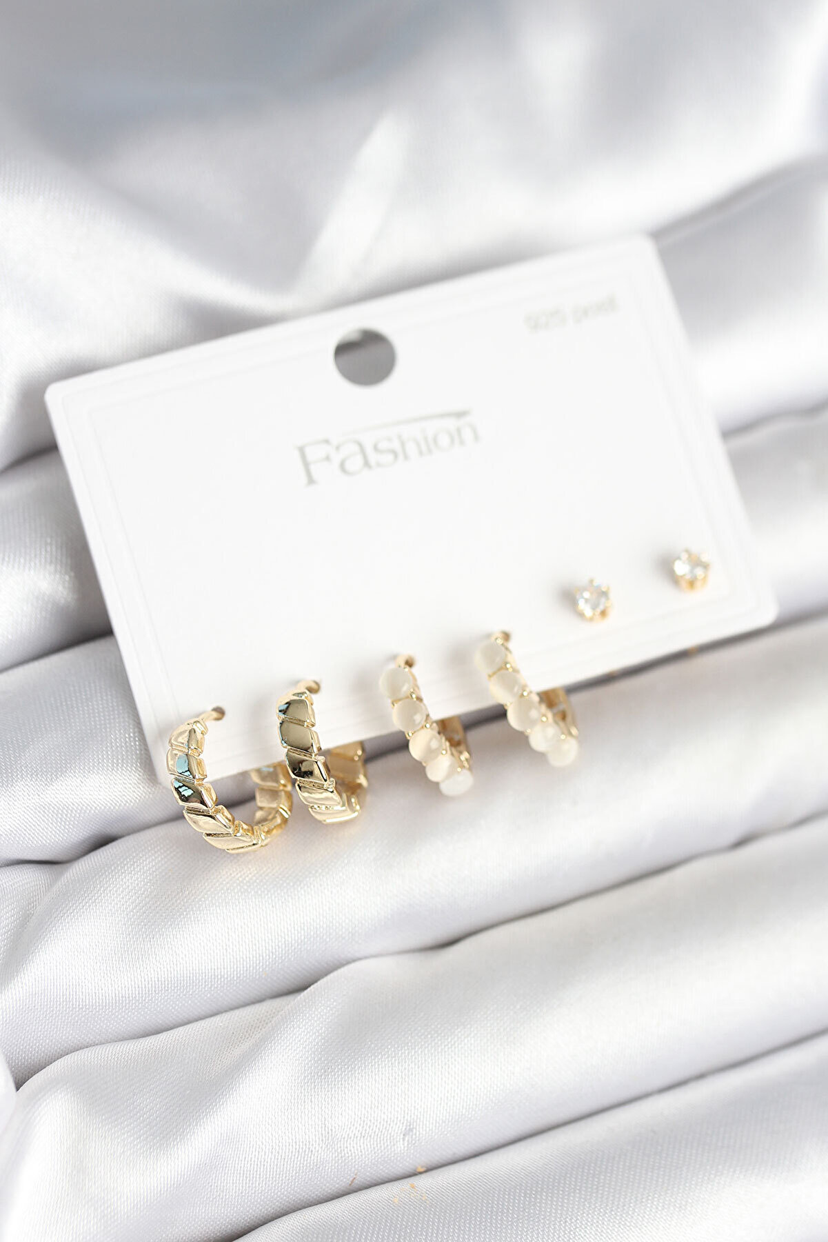 Toptan Bulurum Gold Renk Pirinç Halka 925 Ayar Gümüş Çivili Kadın Küpe Seti