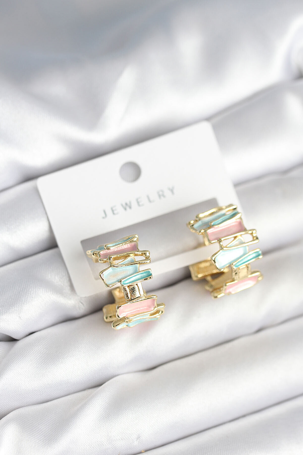 Toptan Bulurum Mineli Karışık Renkli Gold Kadın Küpe