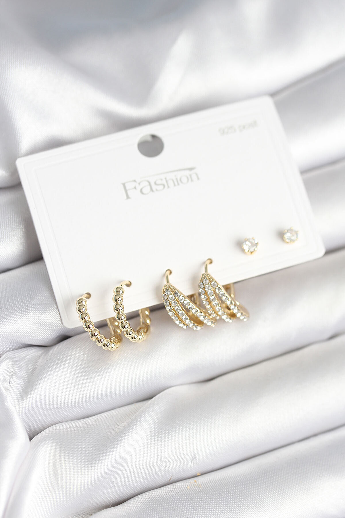 Toptan Bulurum Gold Renk Pirinç 925 Ayar Gümüş Çivili Kadın Küpe Seti