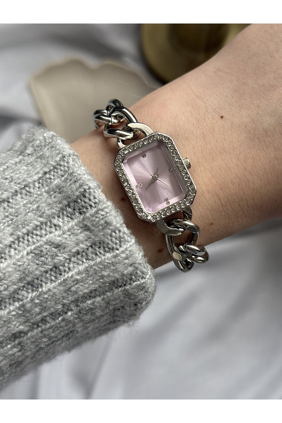 Ateli̇er Emi̇ne Pembe Cam Örgü Saat