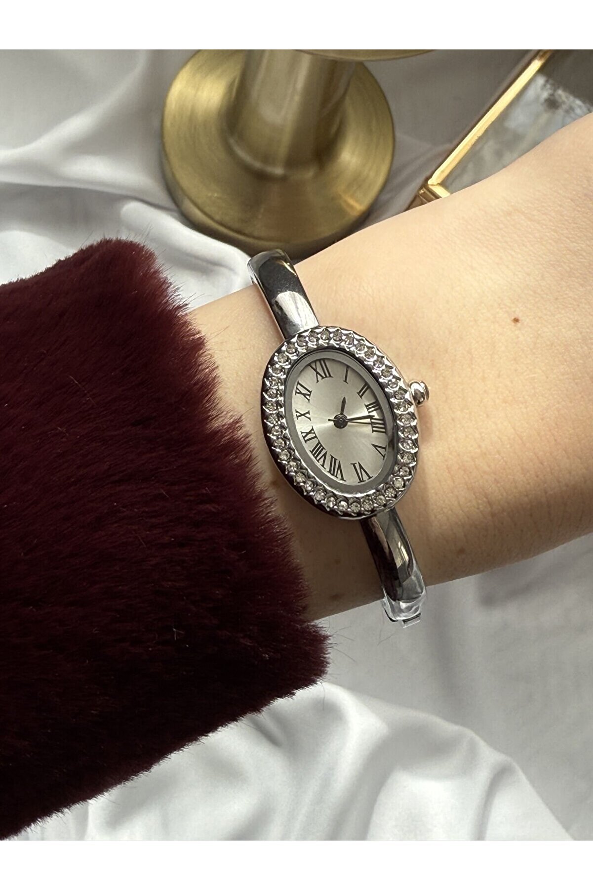 Ateli̇er Emi̇ne Gümüş Kelepçe Model Saat