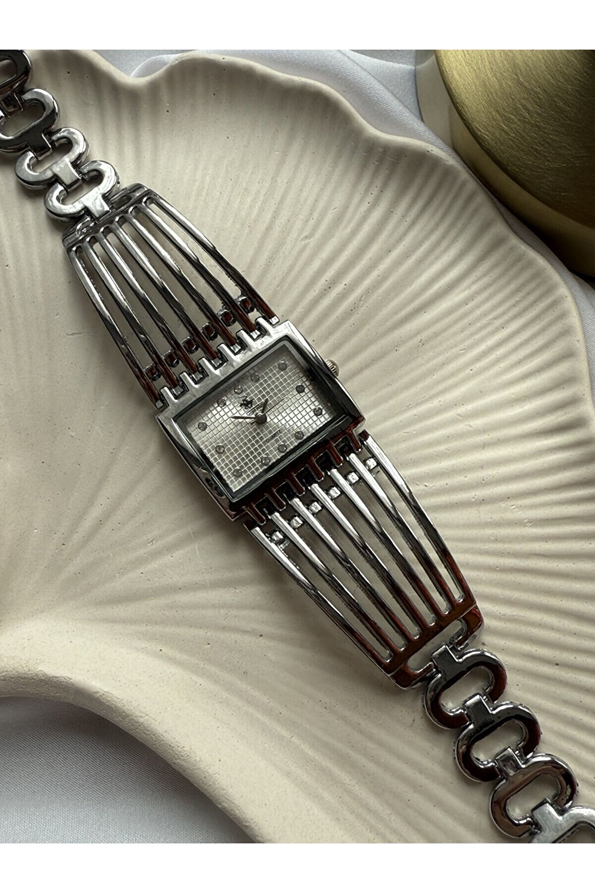 Ateli̇er Emi̇ne Çeli̇k Kaburga Tasarım Saat