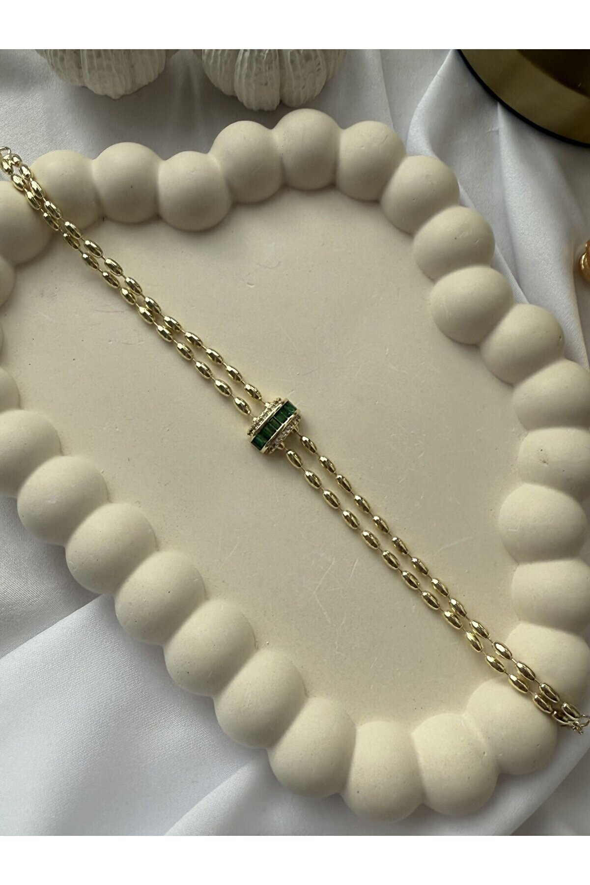 Ateli̇er Emi̇ne Zümrüt Detaylı Dori̇ka Bi̇lekli̇k