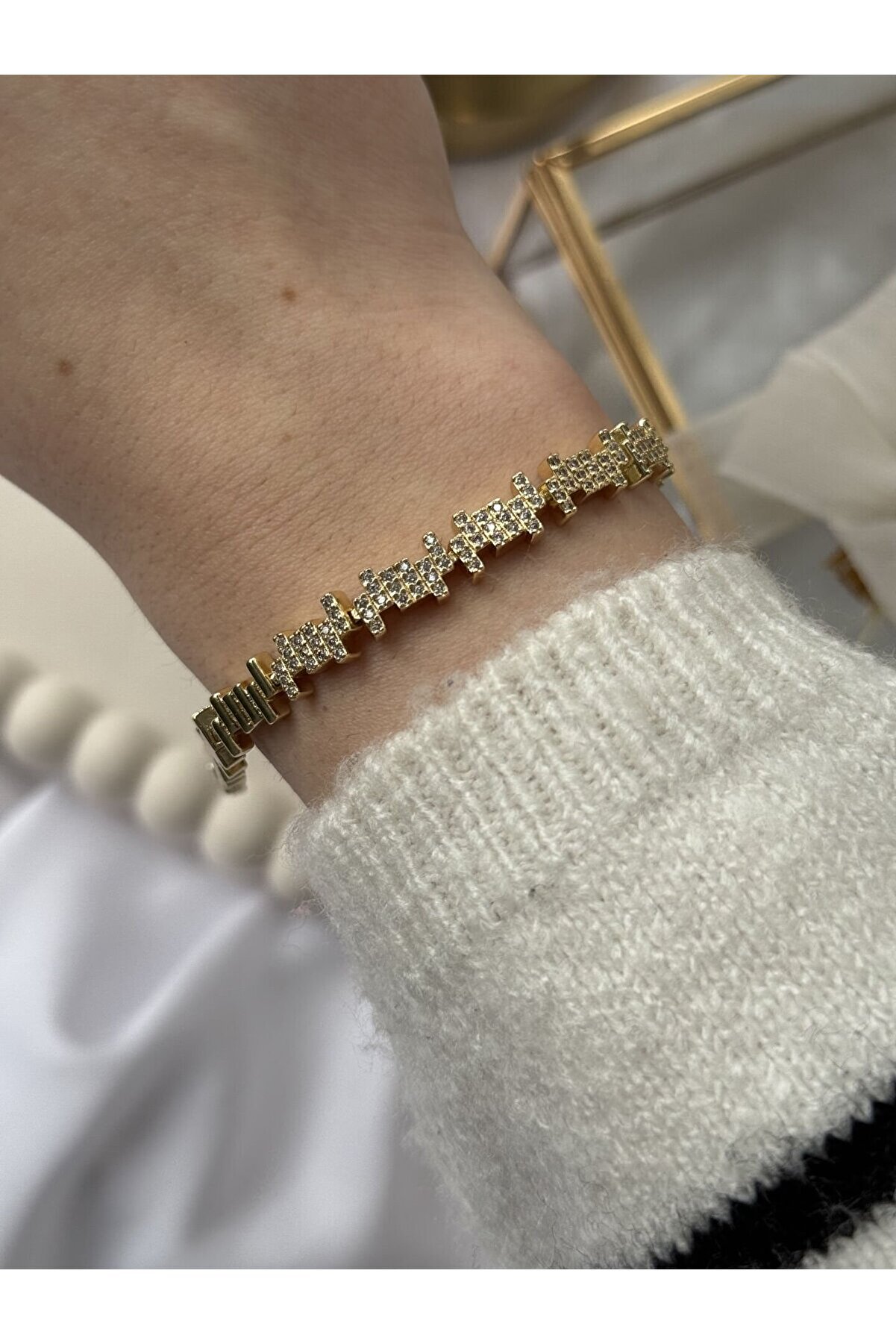 Ateli̇er Emi̇ne Taşlı Şeri̇t Bi̇lekli̇k