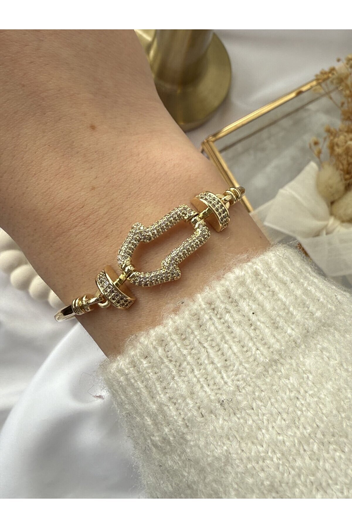 Ateli̇er Emi̇ne Taşlı Ok Detaylı Kelepçe Bi̇lekli̇k