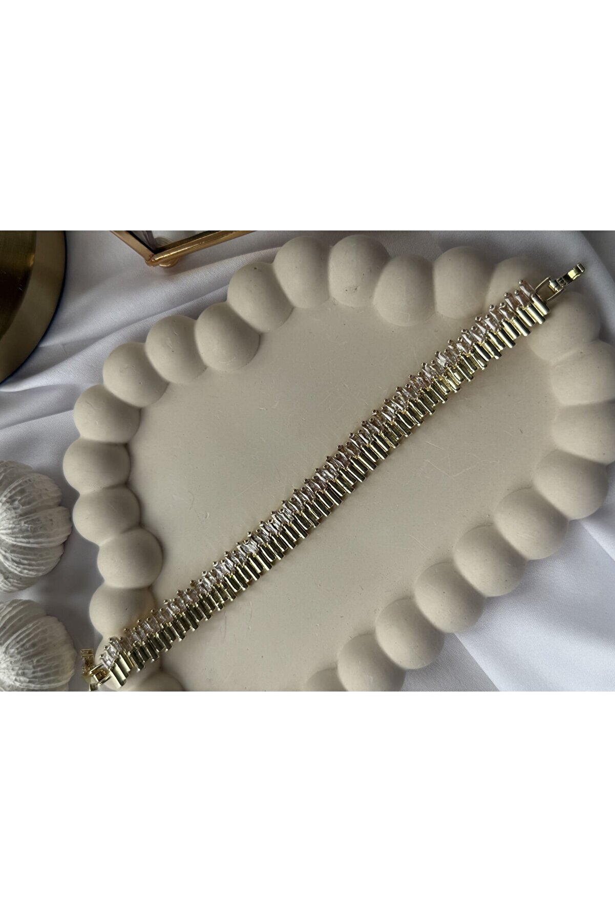 Ateli̇er Emi̇ne Basamaklı Vıp Bi̇lekli̇k