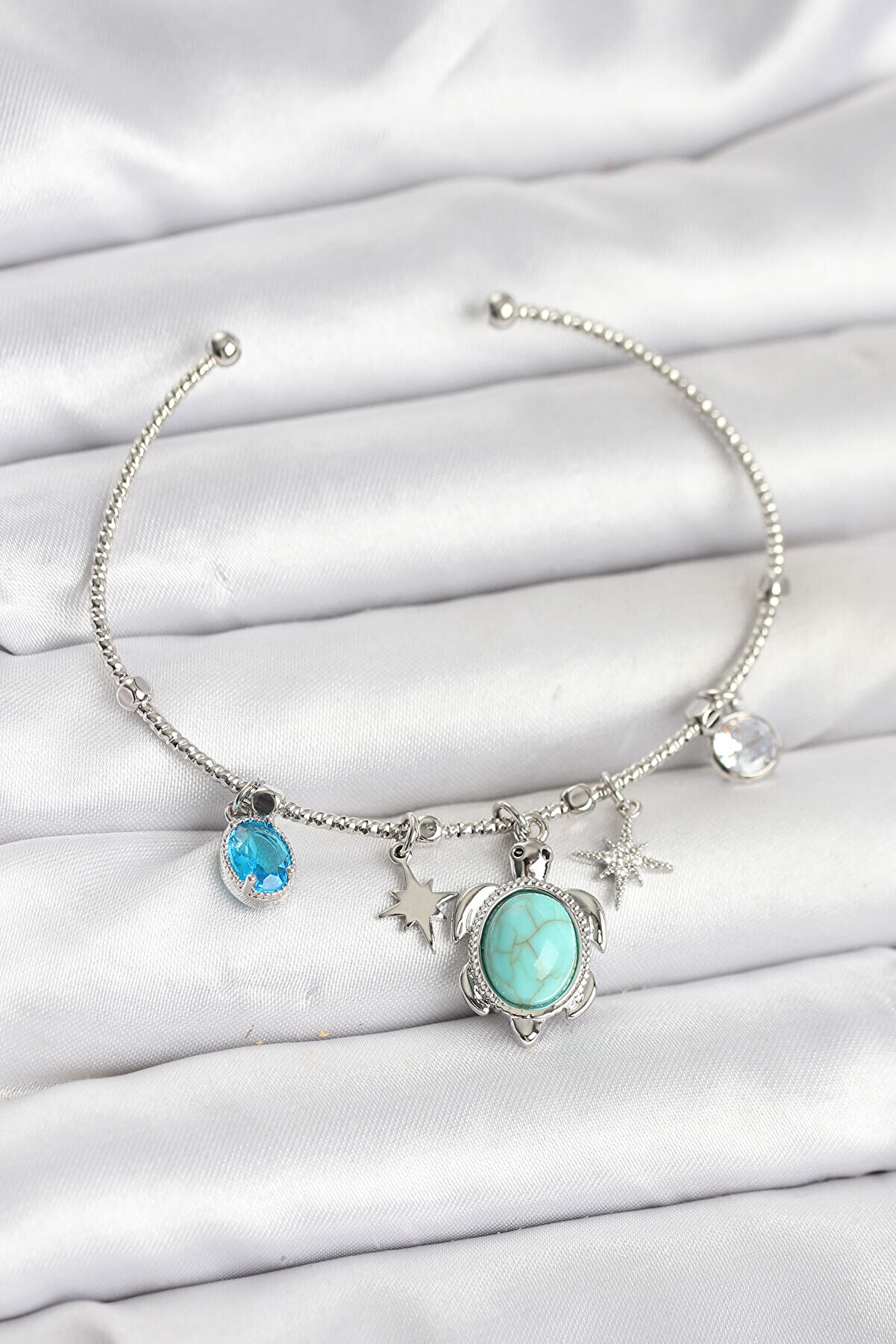 Toptan Bulurum Caretta Caretta Charmlı Gümüş Renk Kadın Bileklik