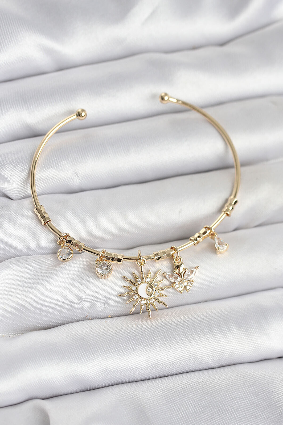 Toptan Bulurum Güneş Charmlı Gold Renk Pirinç Kadın Bileklik