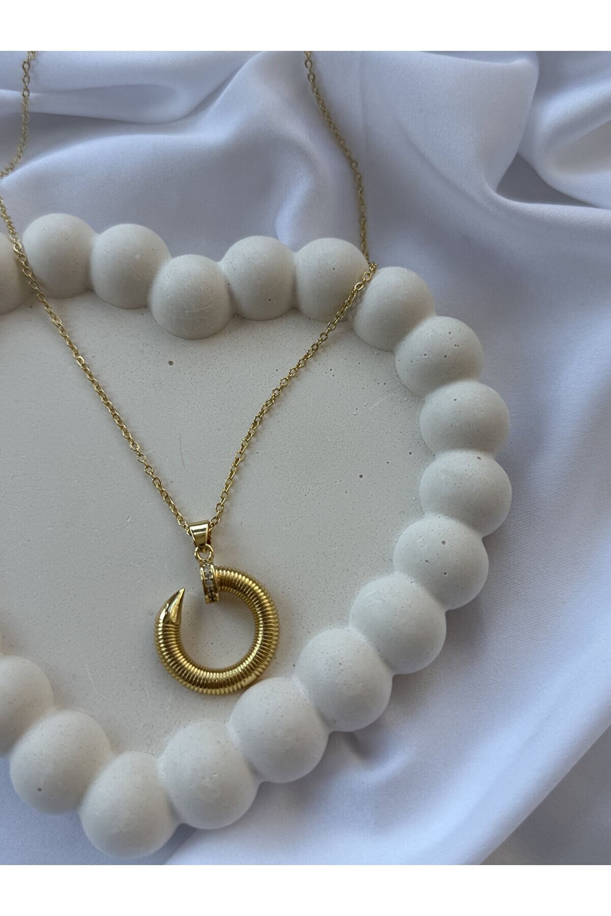 Ateli̇er Emi̇ne Yarım Tur Gold Kolye