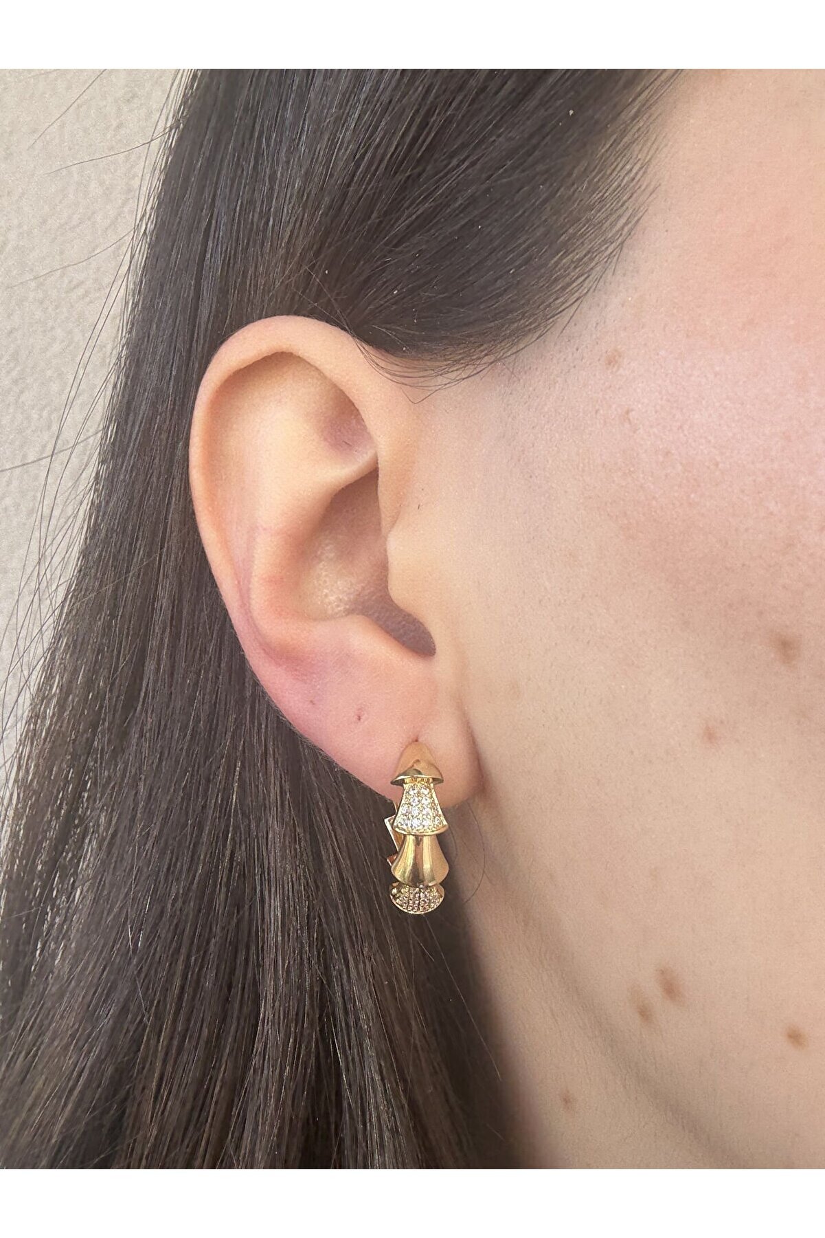 Ateli̇er Emi̇ne Üçgen Di̇zi̇si̇ Çeli̇k Küpe