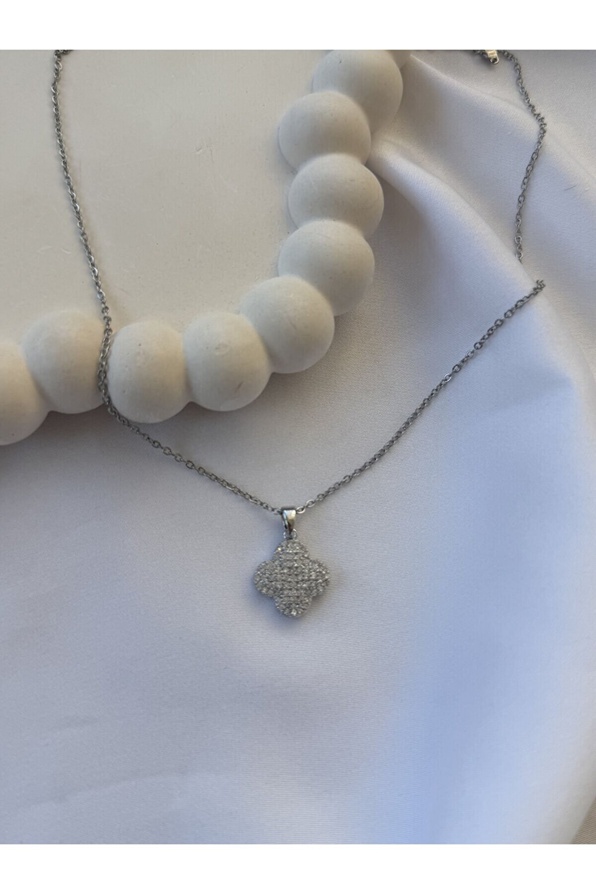 Ateli̇er Emi̇ne Taş Kaplama Yonca Kolye