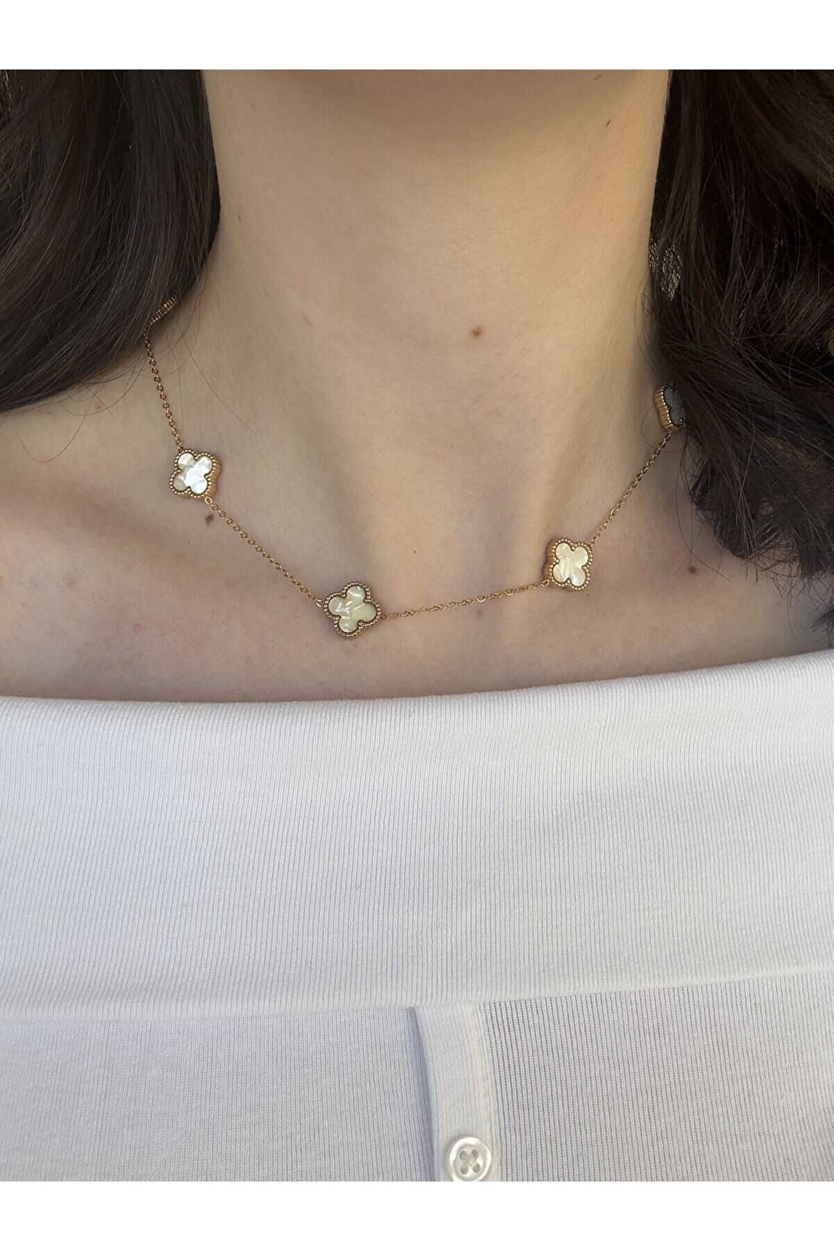 Ateli̇er Emi̇ne Beyaz Mi̇neli̇ Yonca Kolye