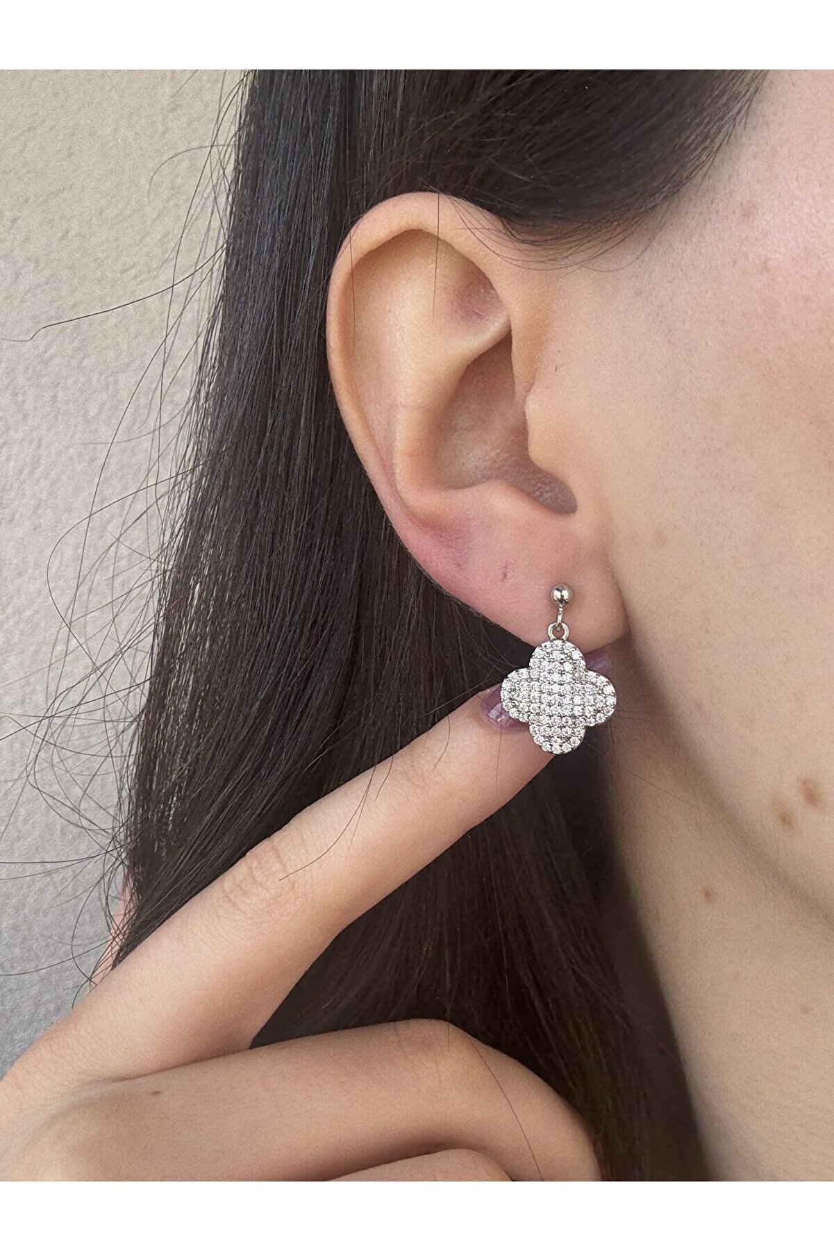 Ateli̇er Emi̇ne Taş Kaplama Yonca Küpe