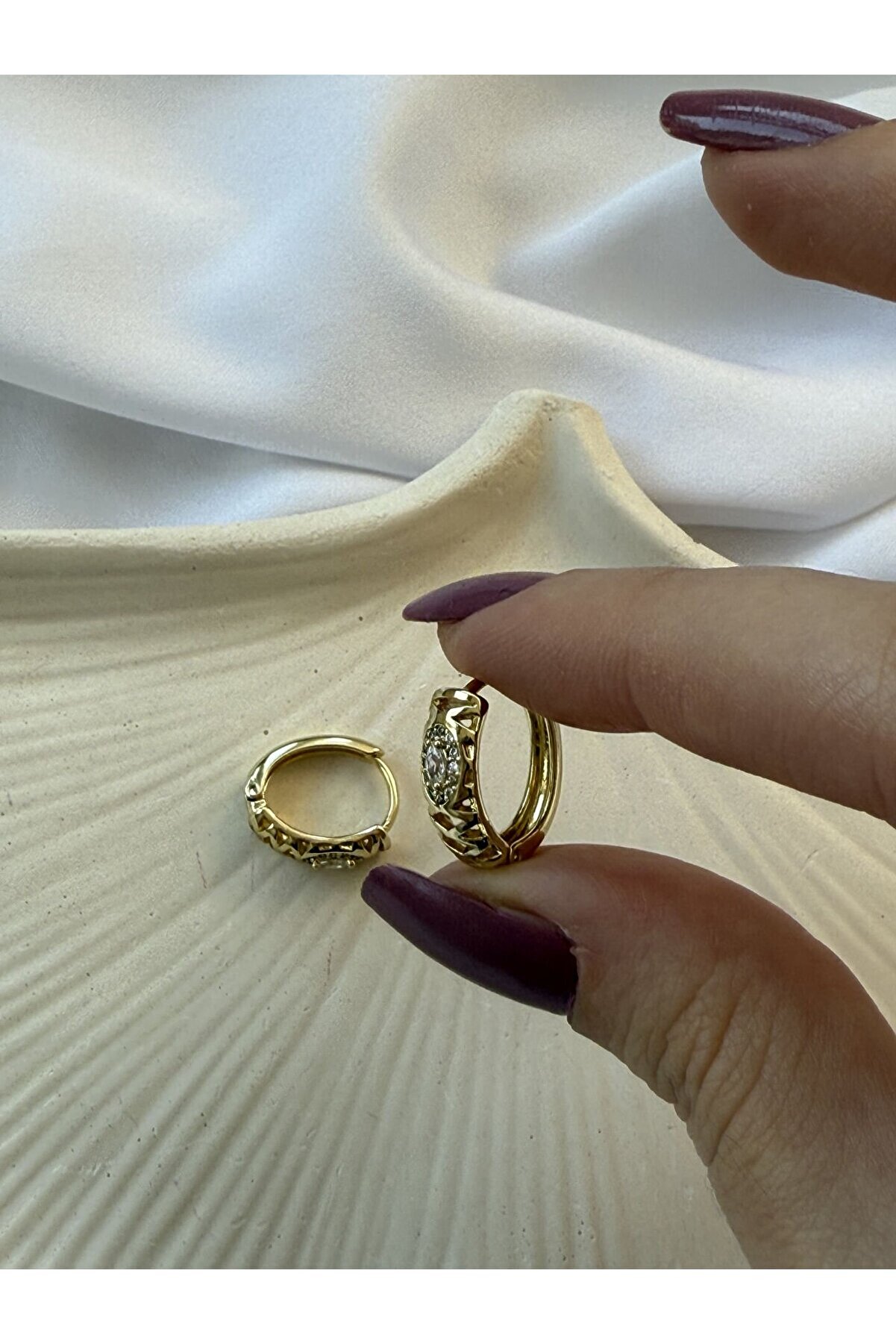 Ateli̇er Emi̇ne Taşlı Çeli̇k Küpe