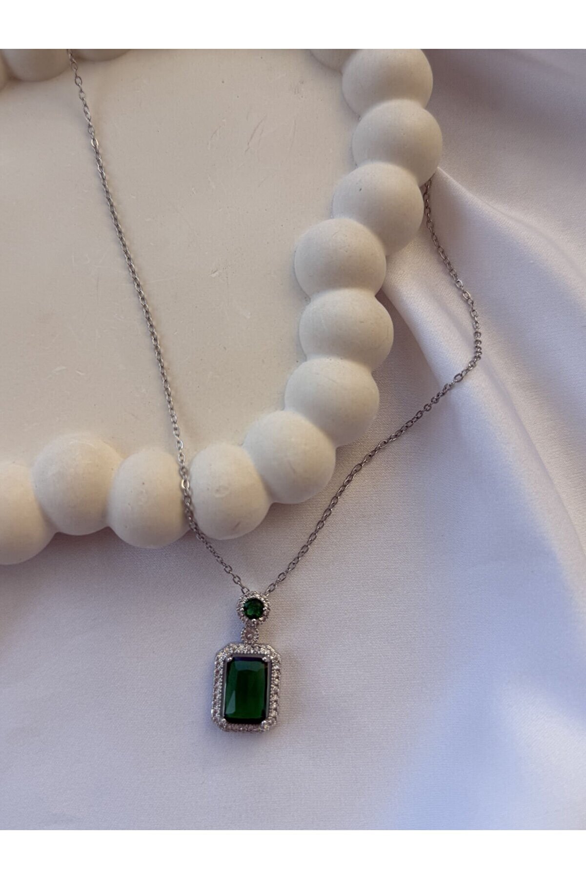 Ateli̇er Emi̇ne Yeşi̇l Zümrüt Kolye